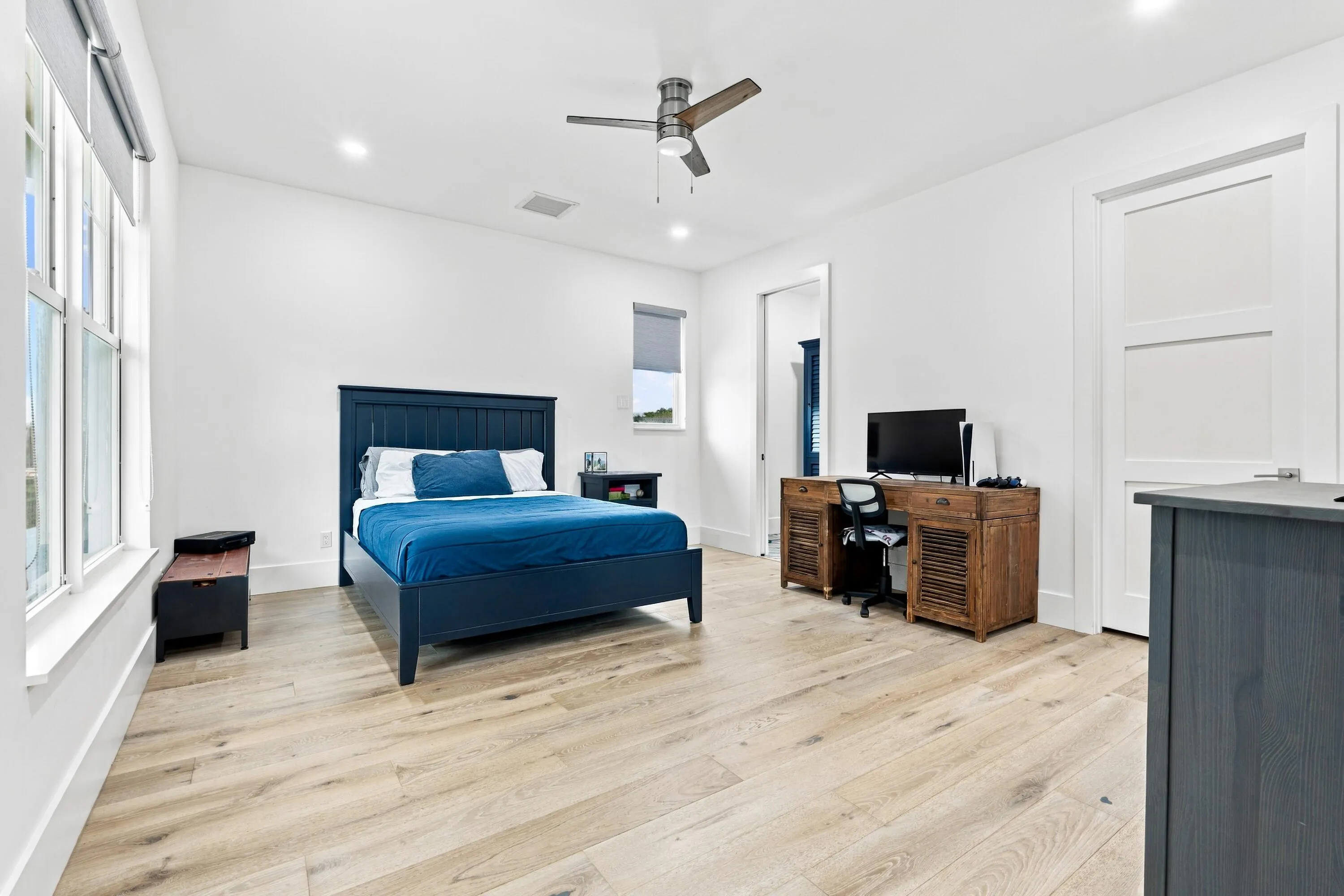 136 INTRACOASTAL Circle