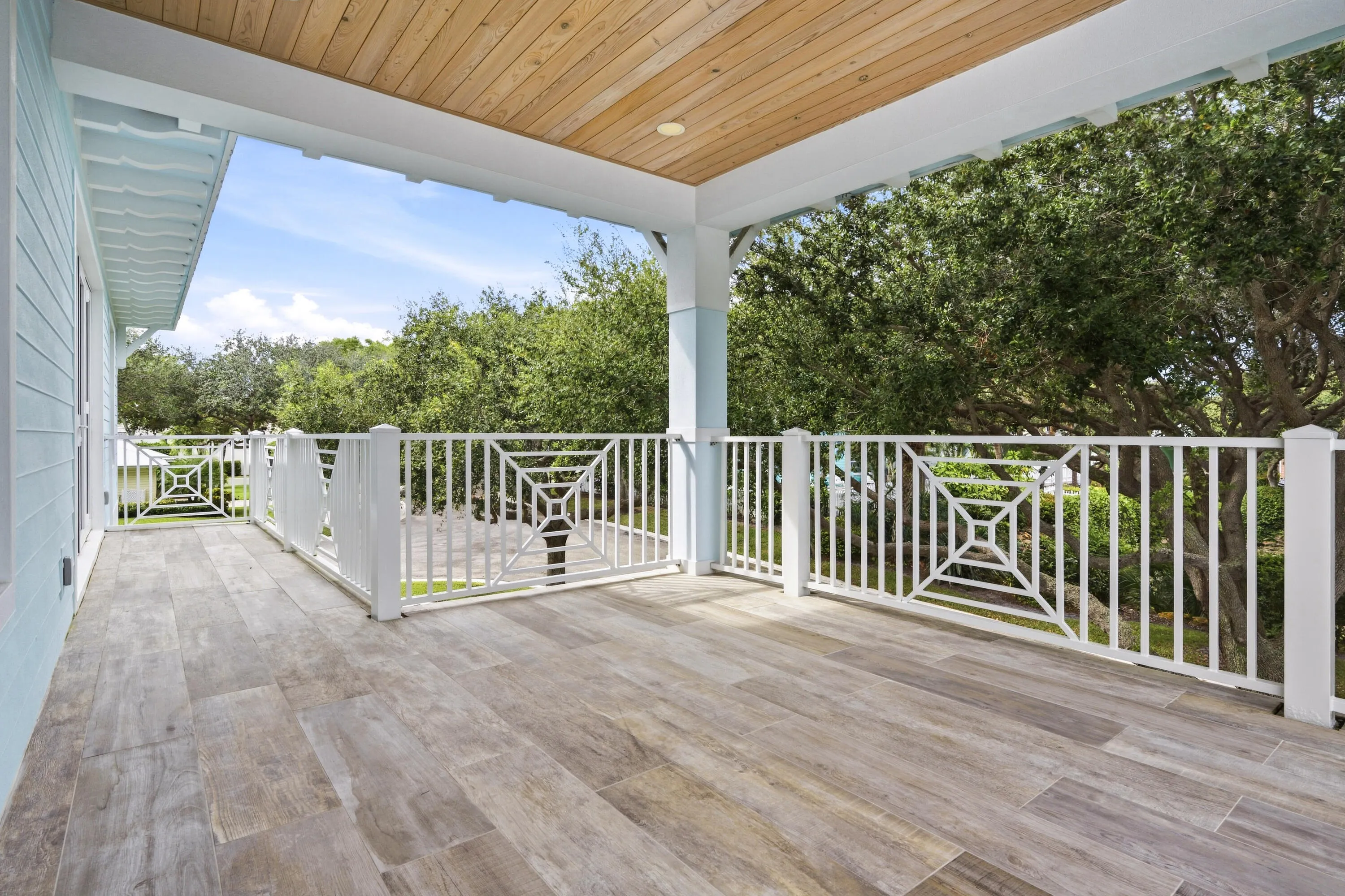 136 INTRACOASTAL Circle