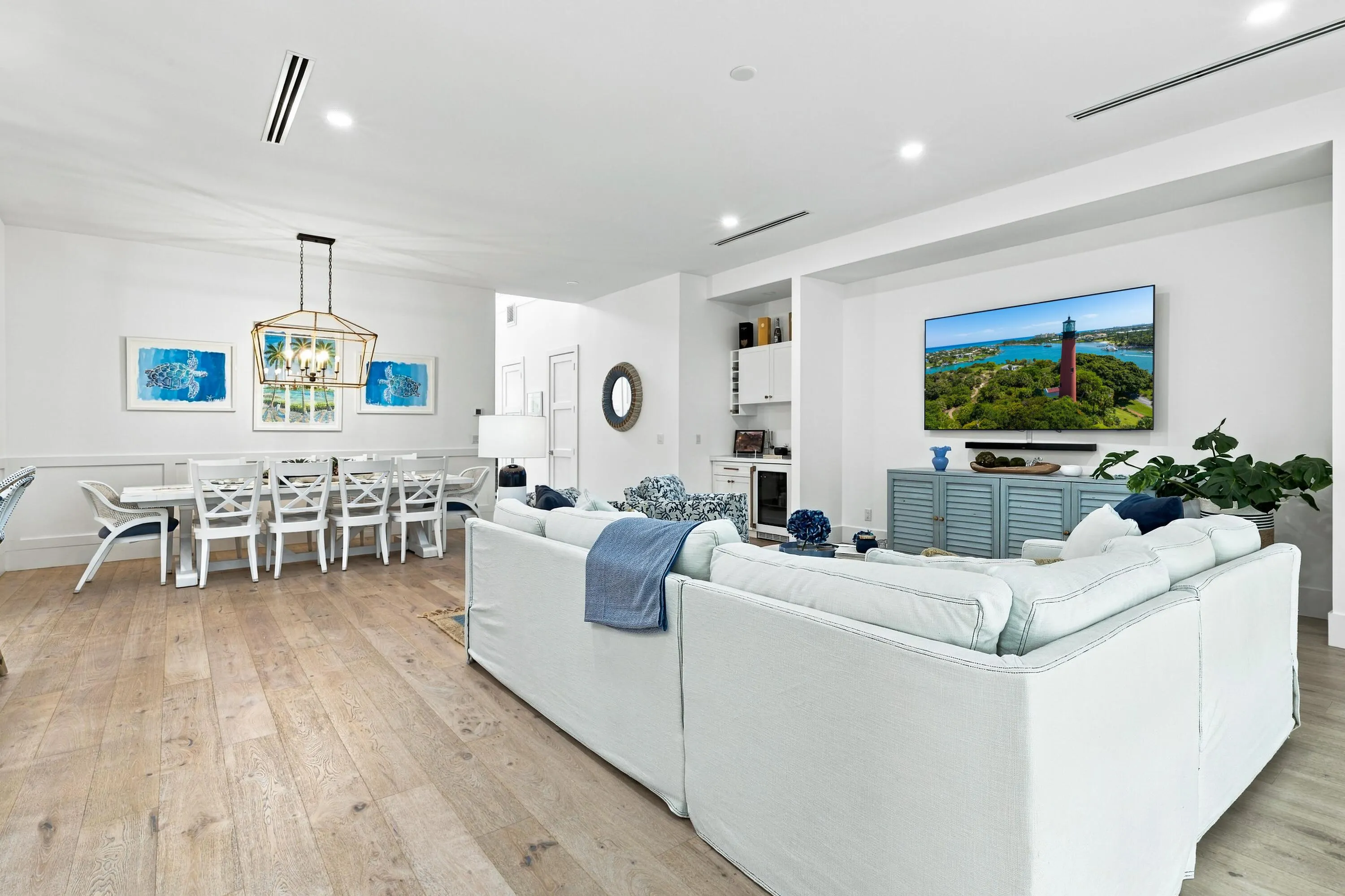 136 INTRACOASTAL Circle