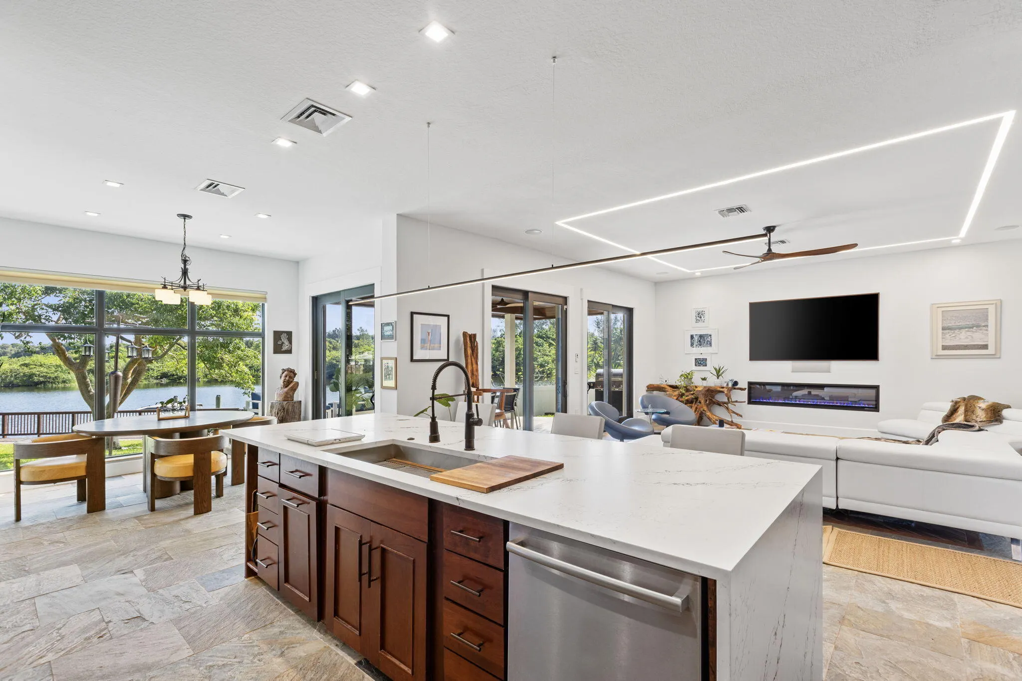 6787 BAYSHORE Drive