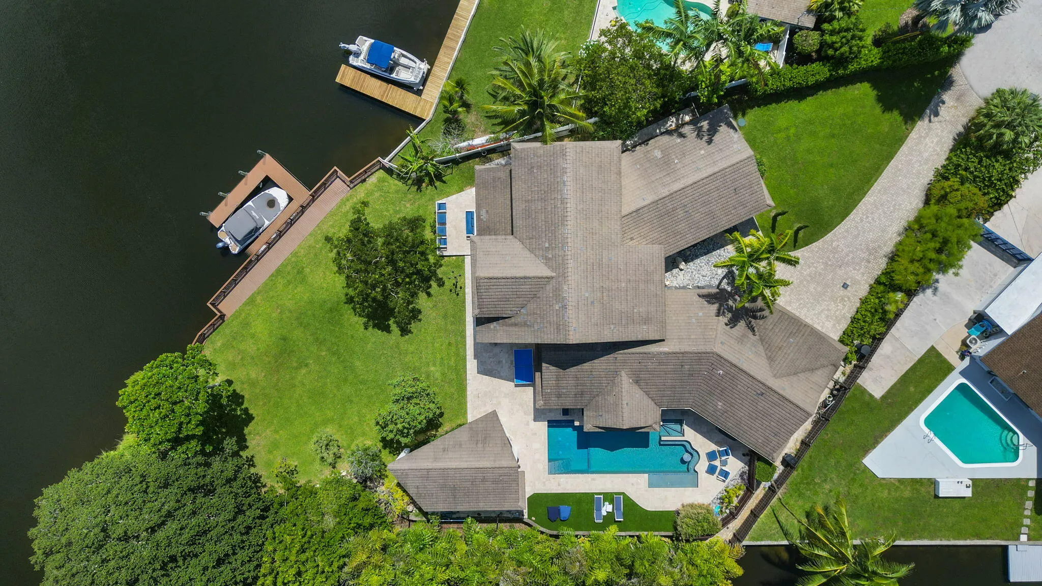 6787 BAYSHORE Drive