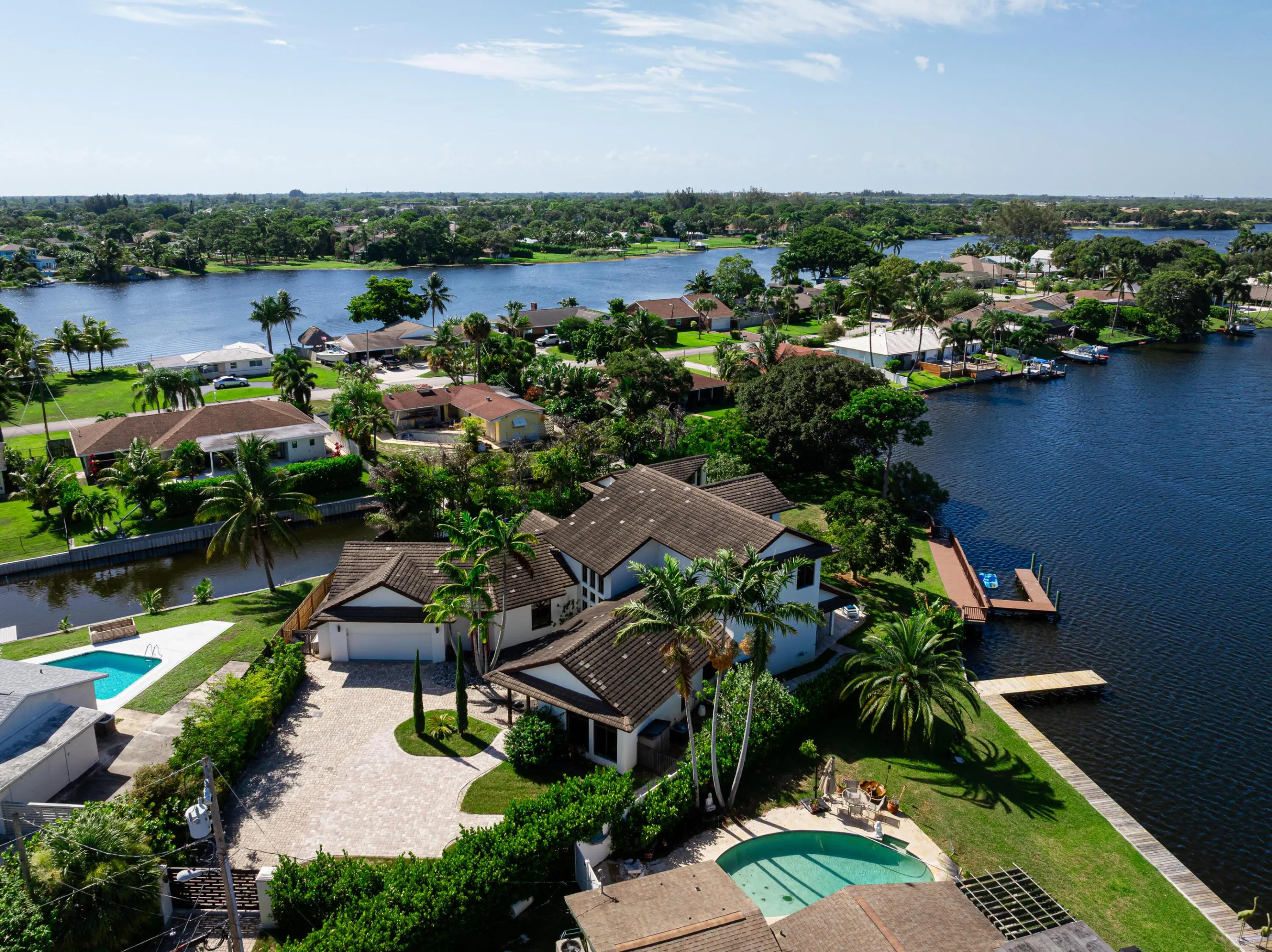 6787 BAYSHORE Drive