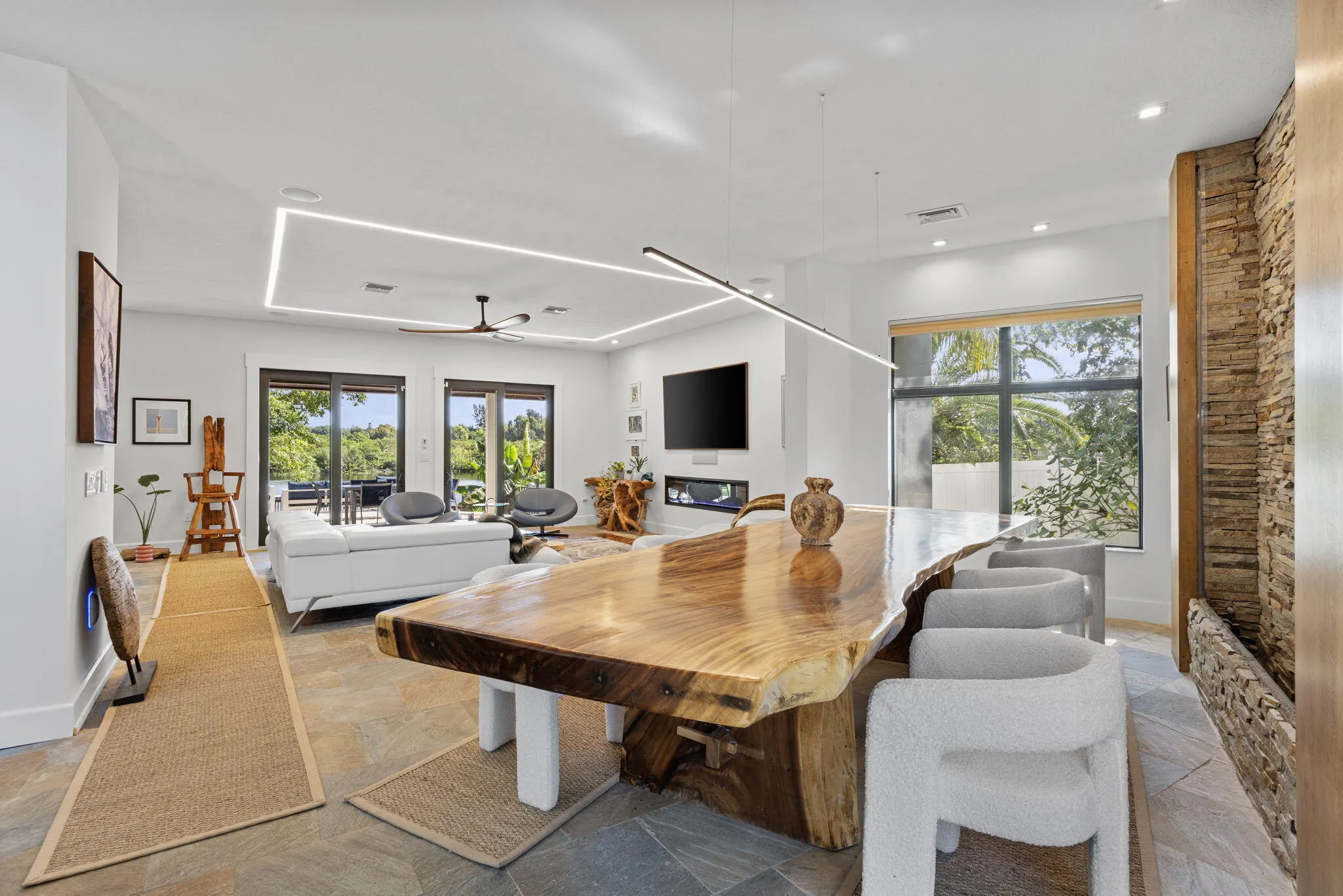 6787 BAYSHORE Drive