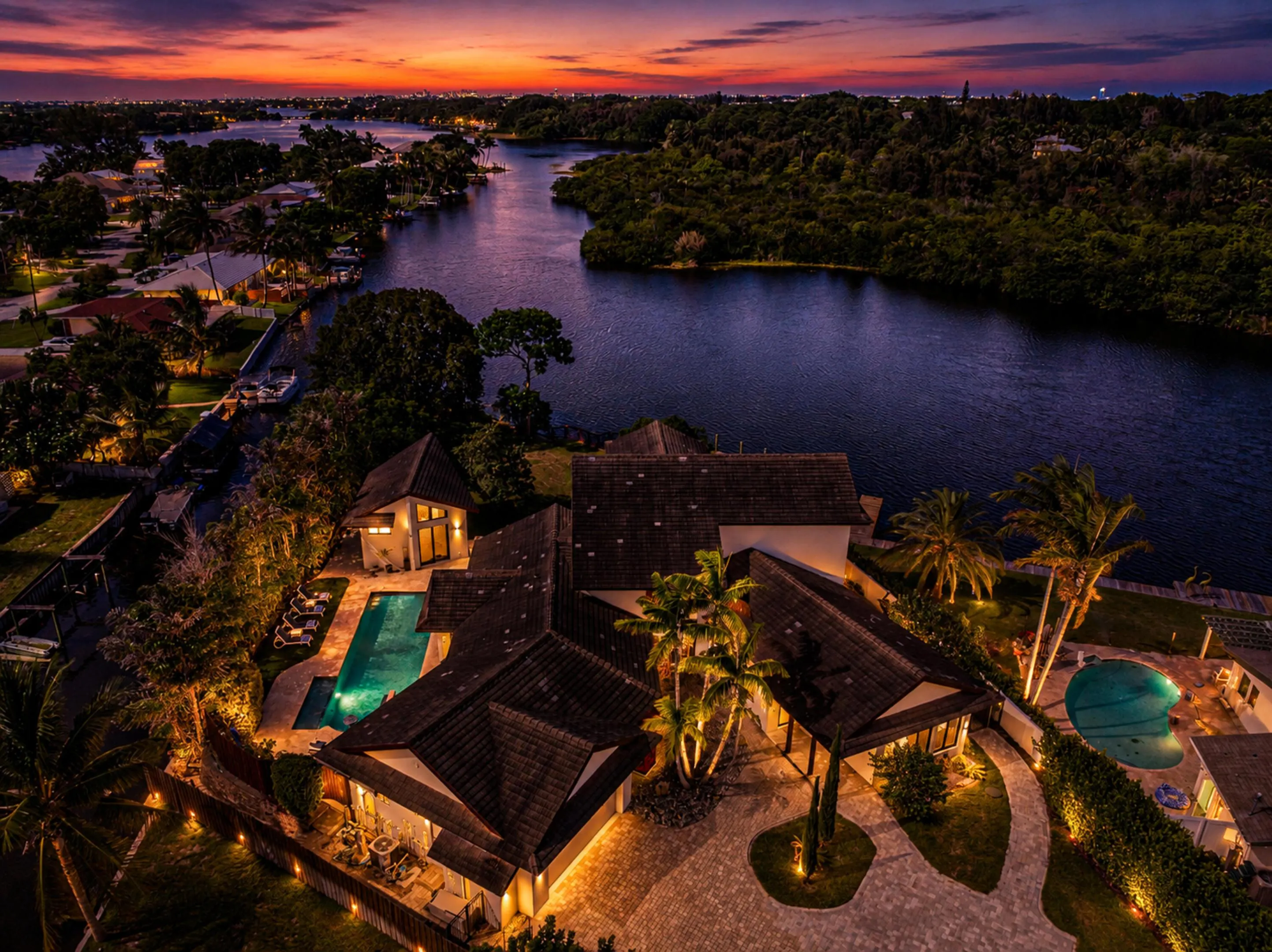 6787 BAYSHORE Drive