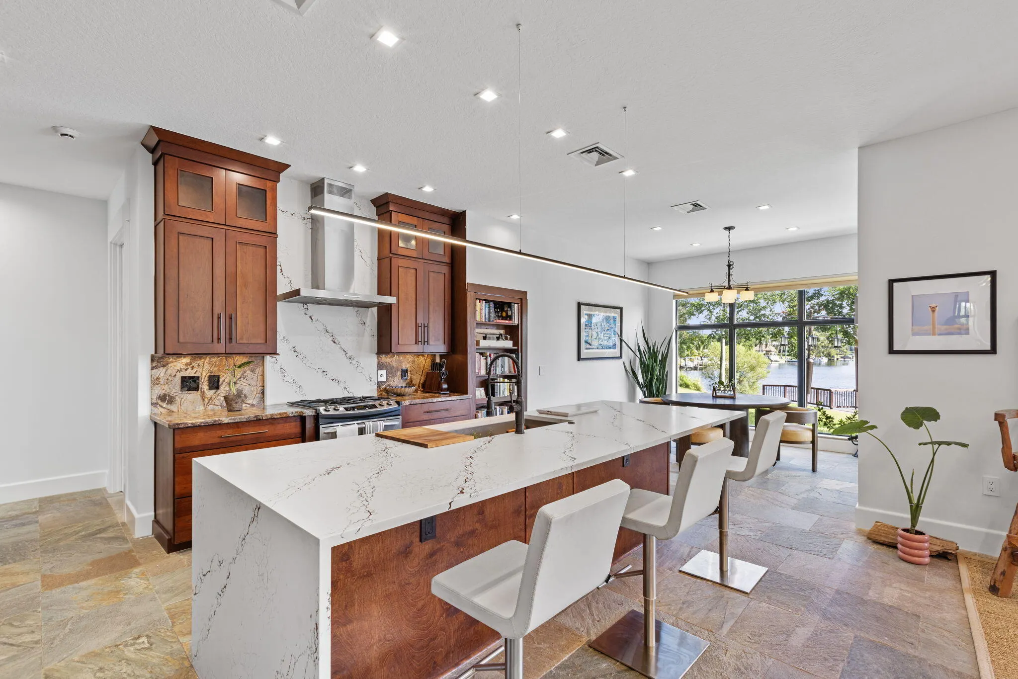 6787 BAYSHORE Drive