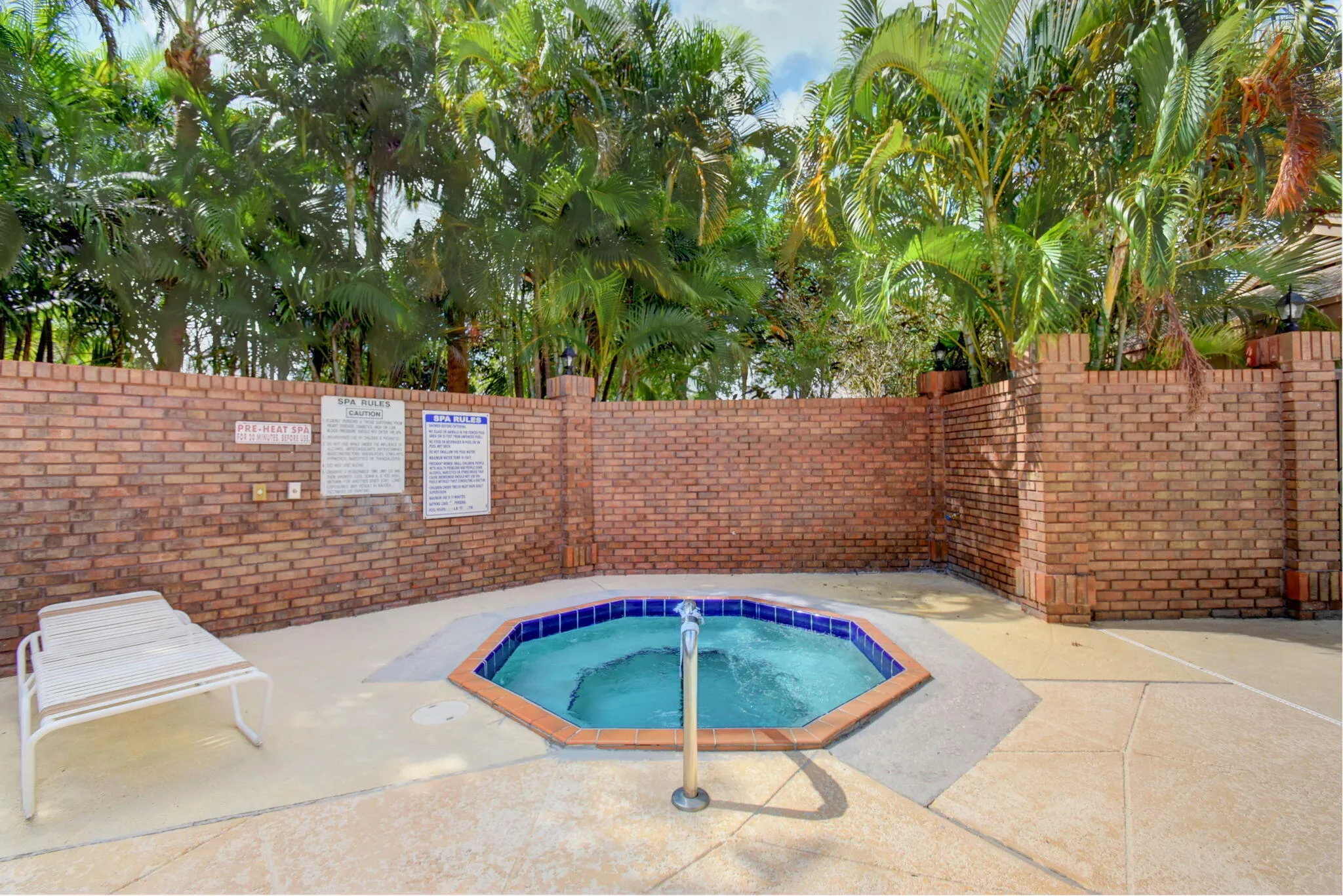 2105 LANDINGS Boulevard