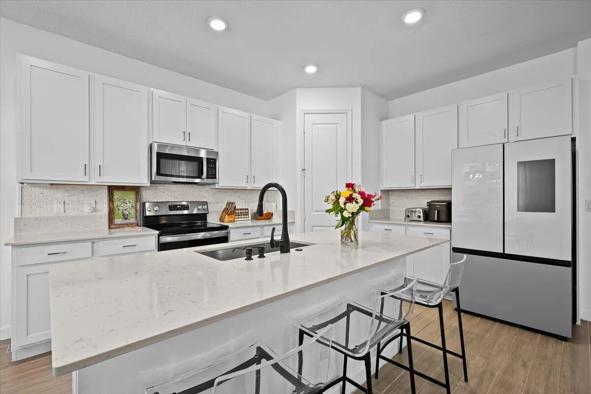 4886 Navali Drive