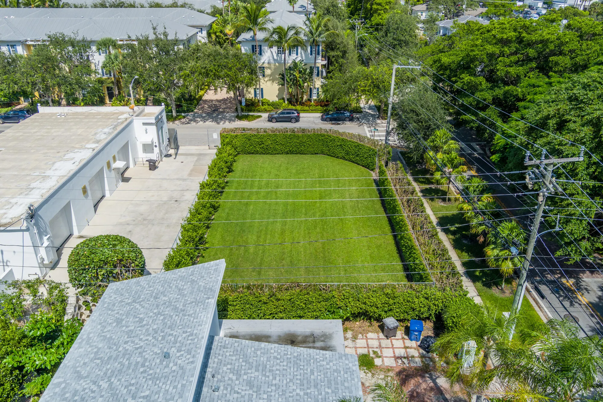 2005 S Olive Avenue
