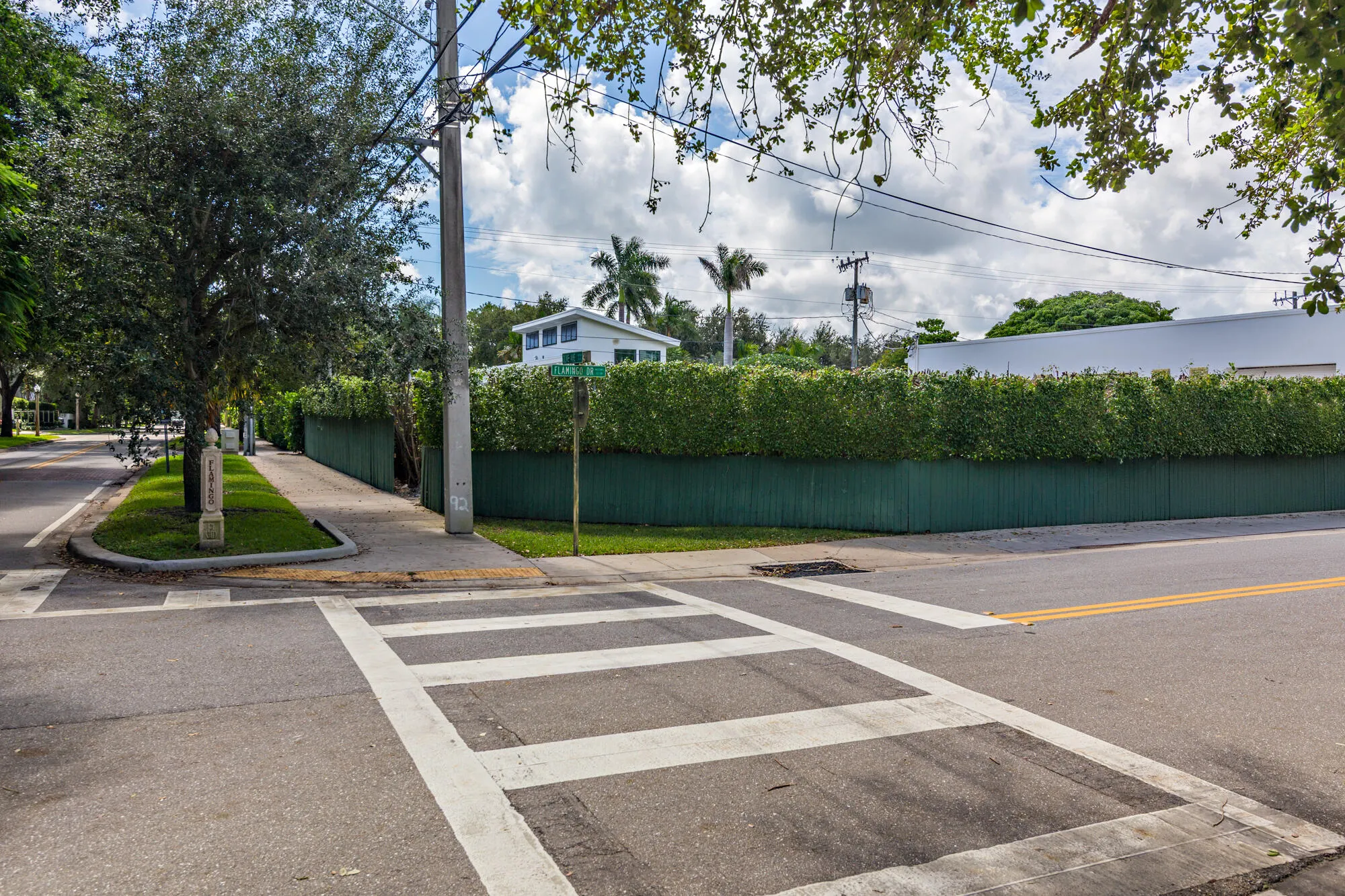 2005 S Olive Avenue