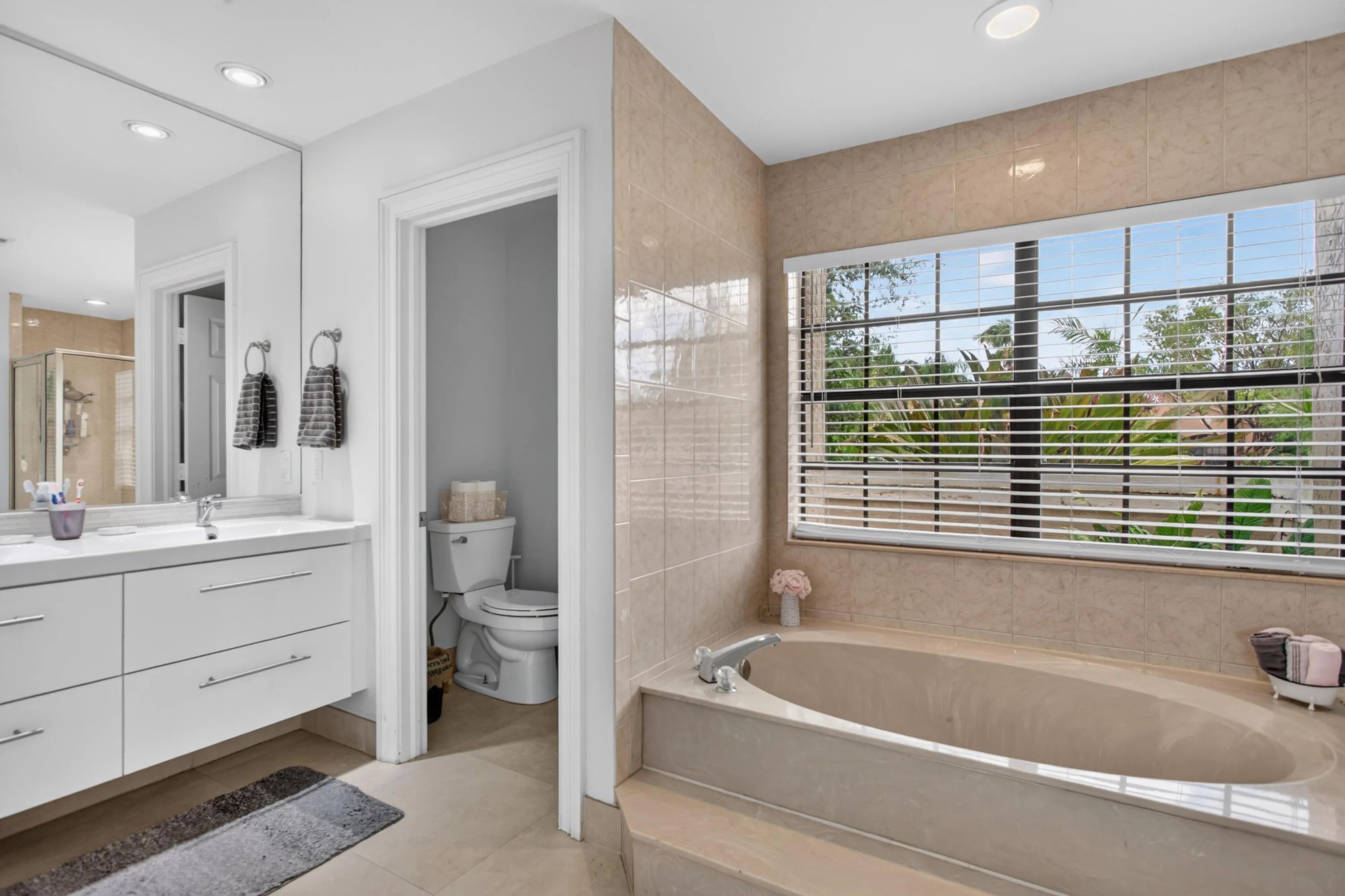 311 NW 37TH Way