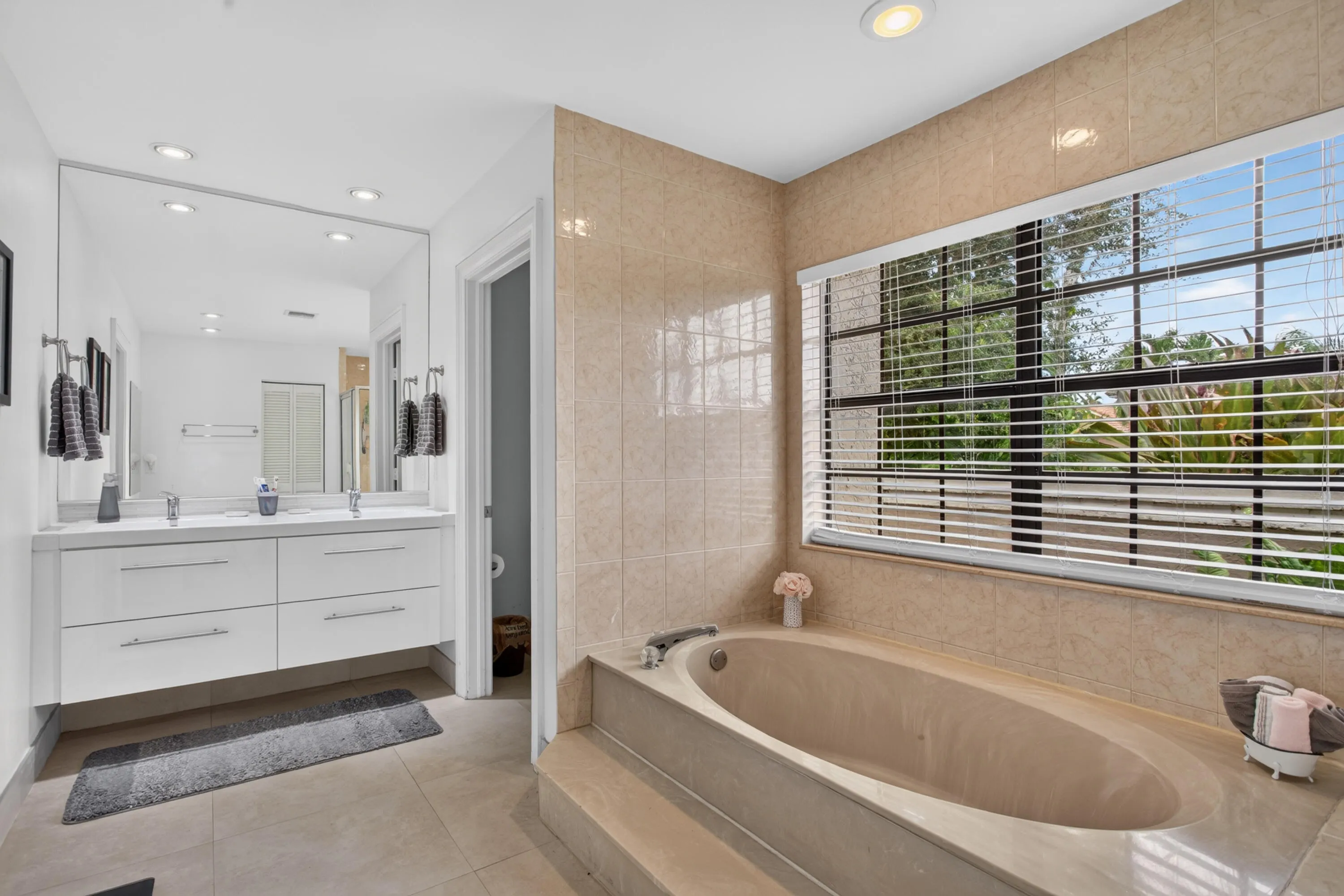 311 NW 37TH Way