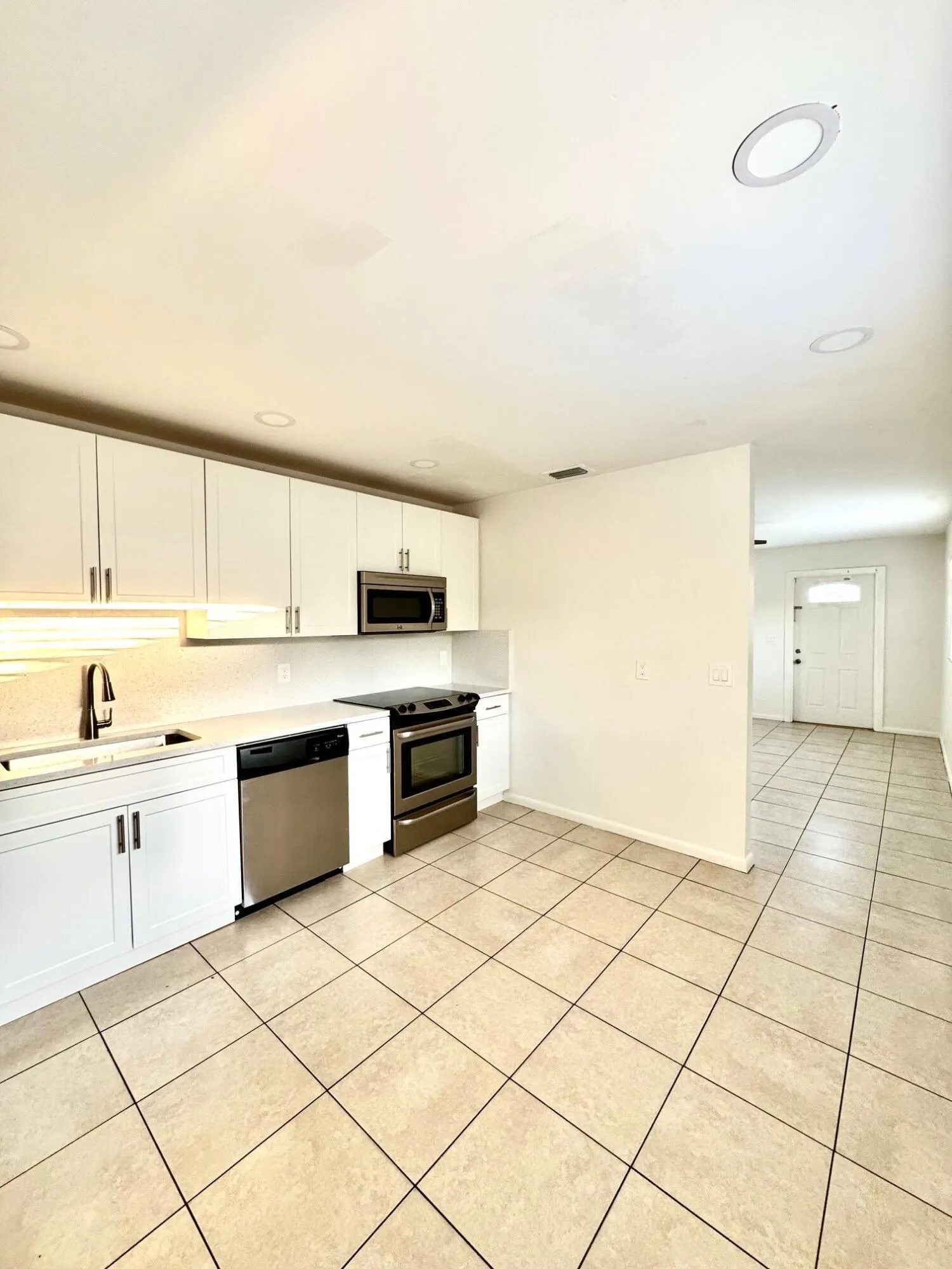 5549 Papaya Road