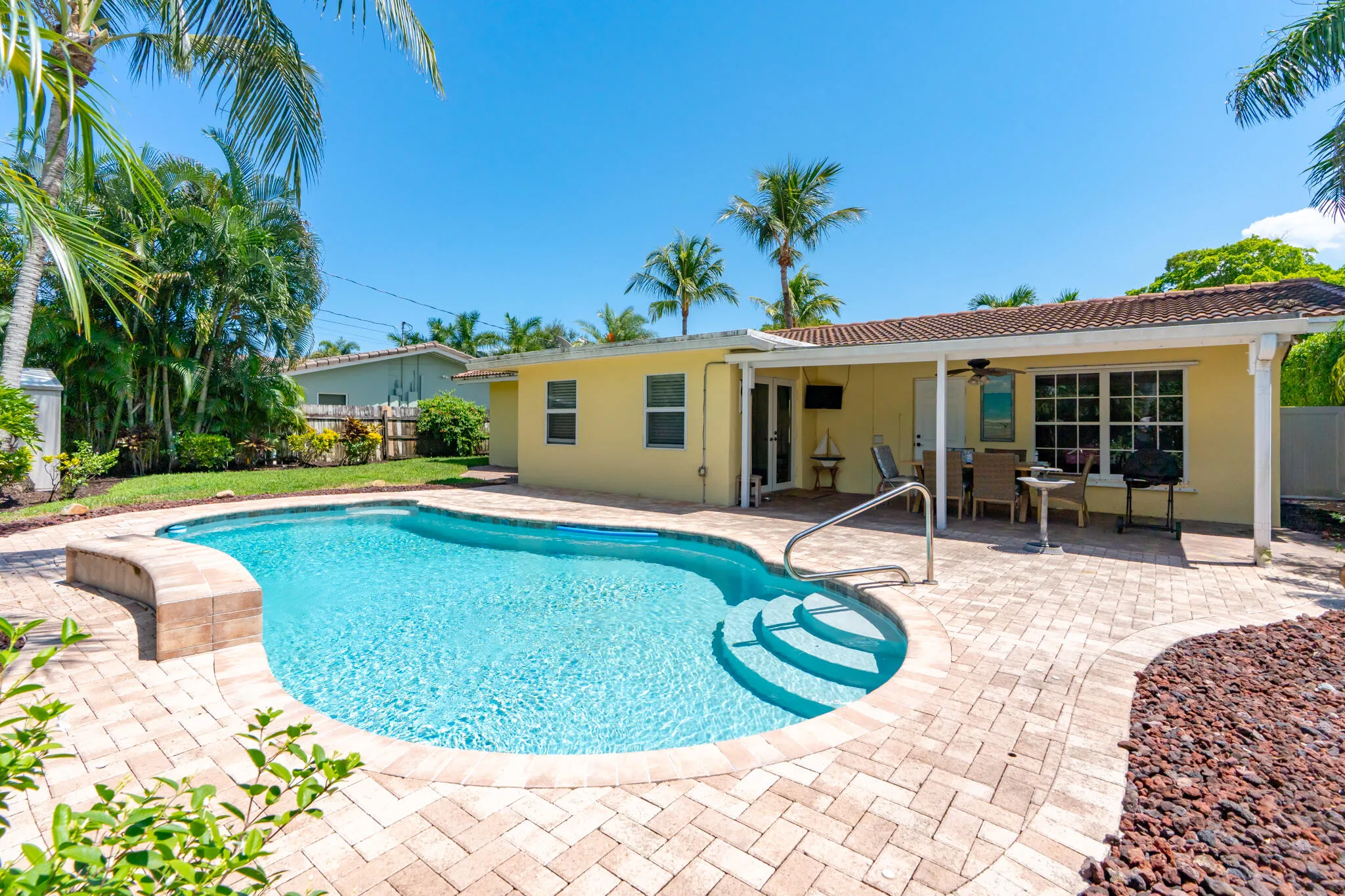 1271 SW 9TH Street