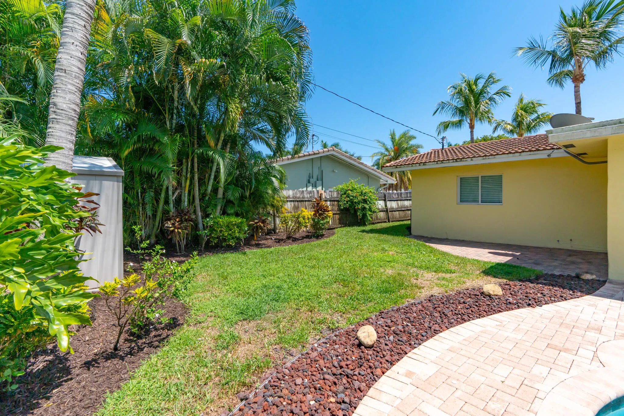 1271 SW 9TH Street