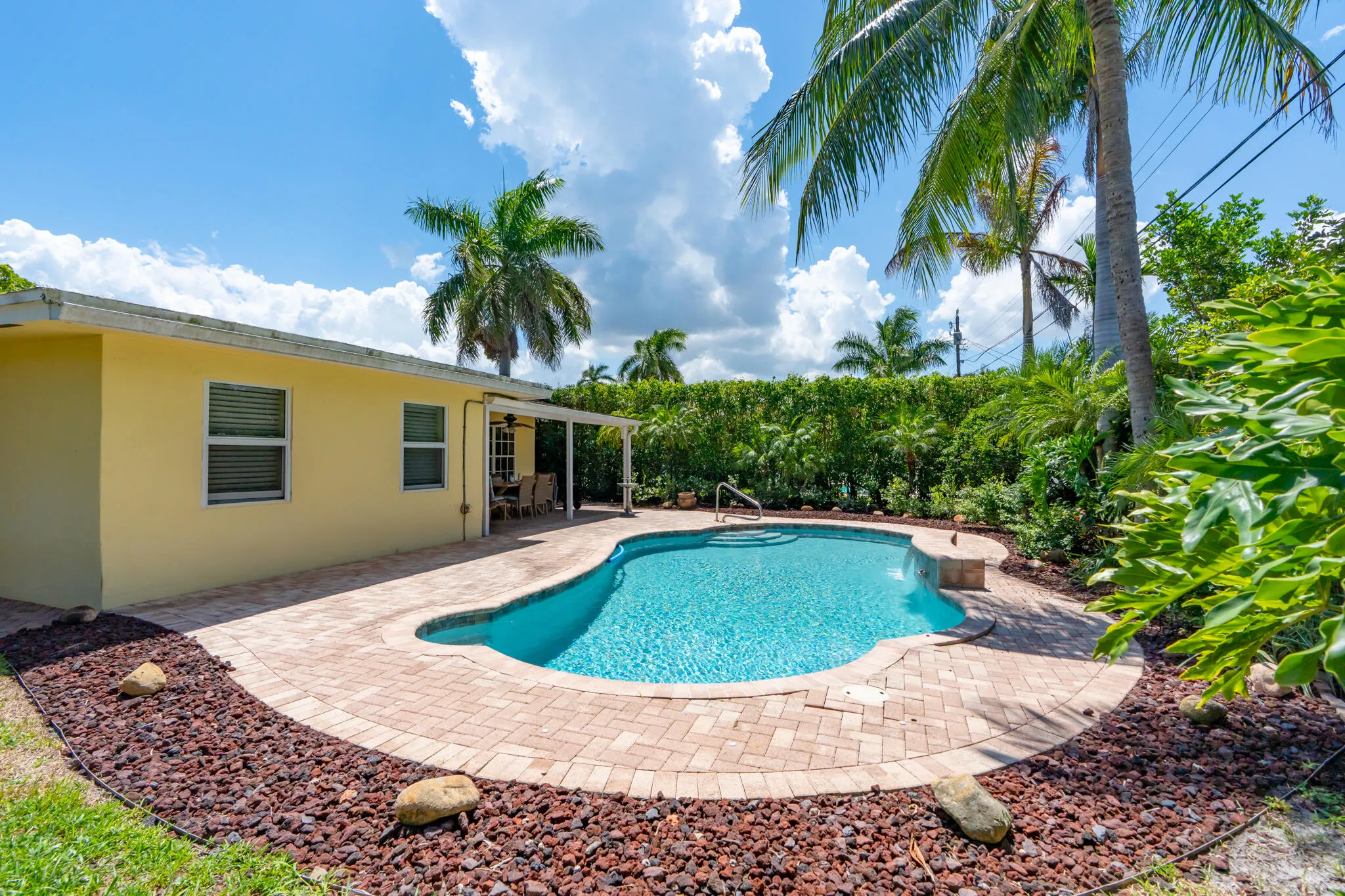 1271 SW 9TH Street