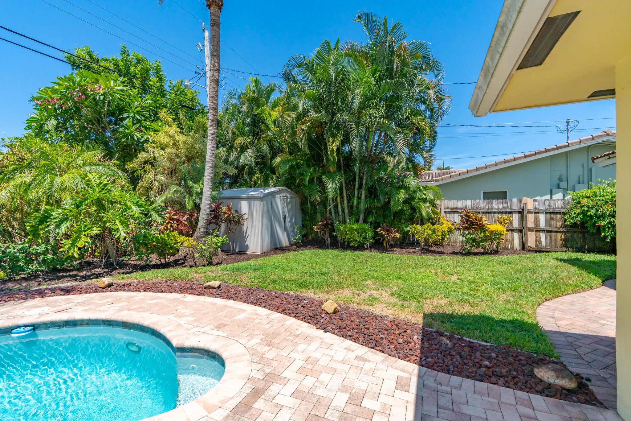 1271 SW 9TH Street