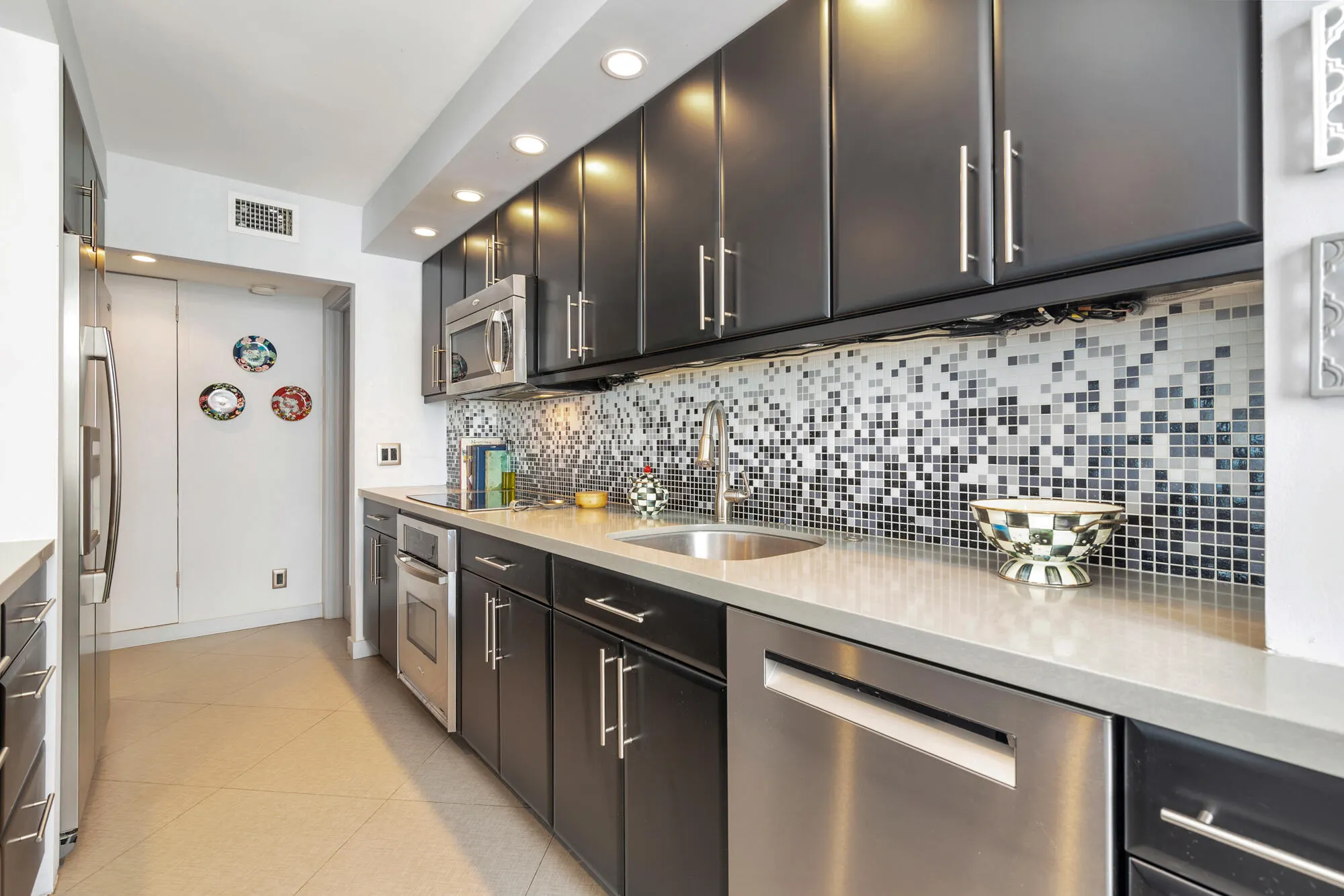 1801 S FLAGLER Drive #1411