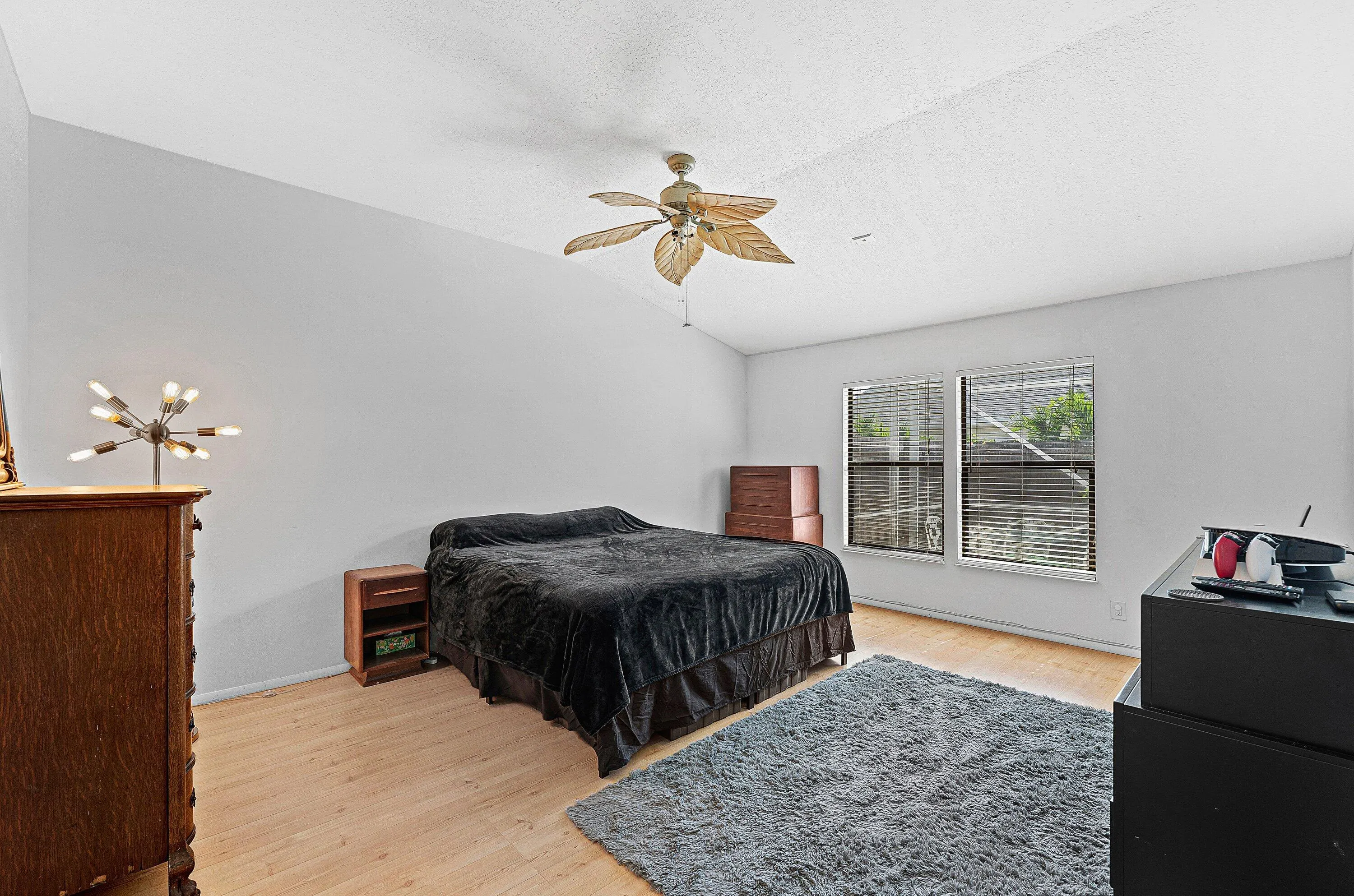 1604 BAYRIDGE Place