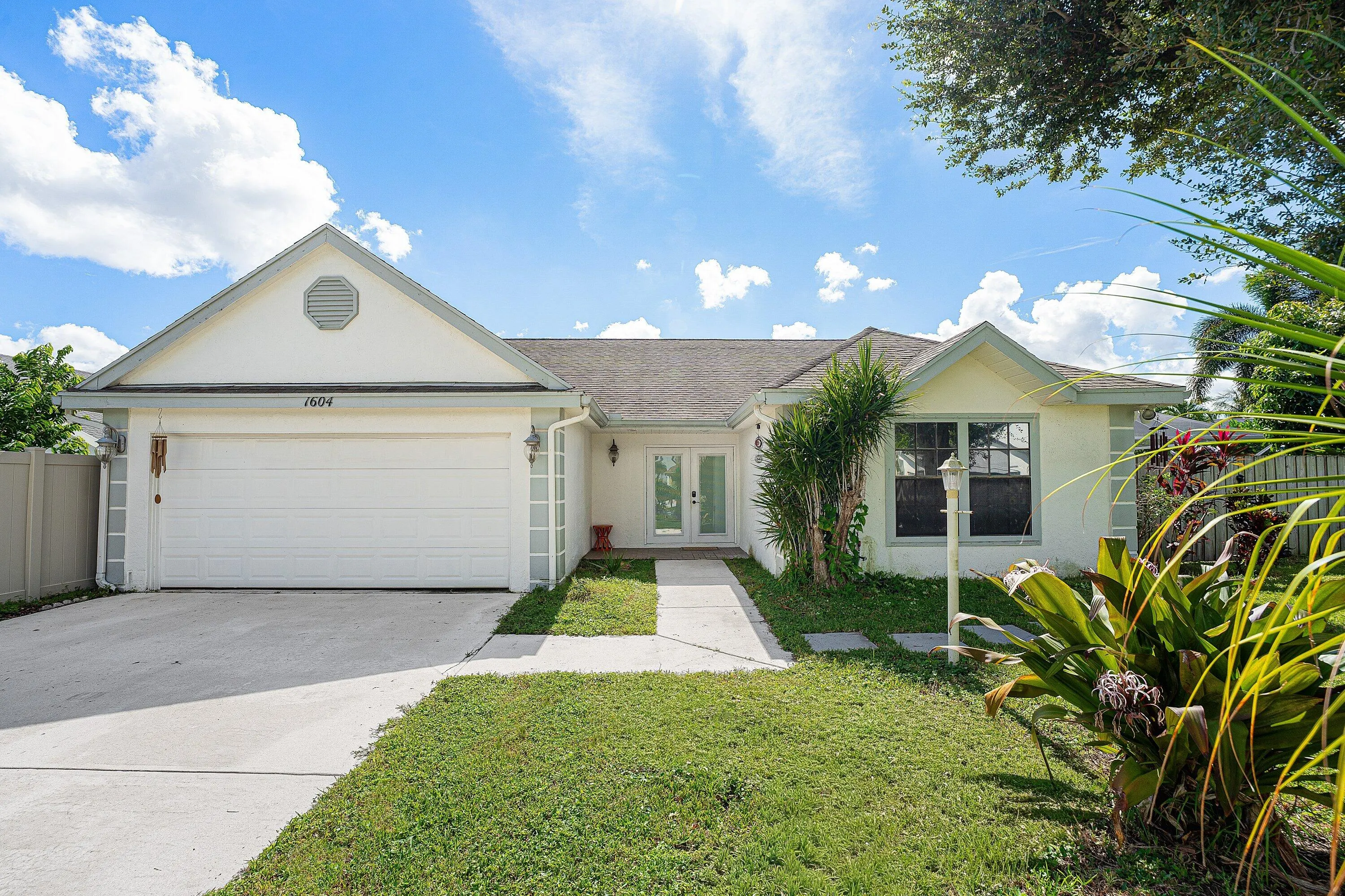 1604 BAYRIDGE Place