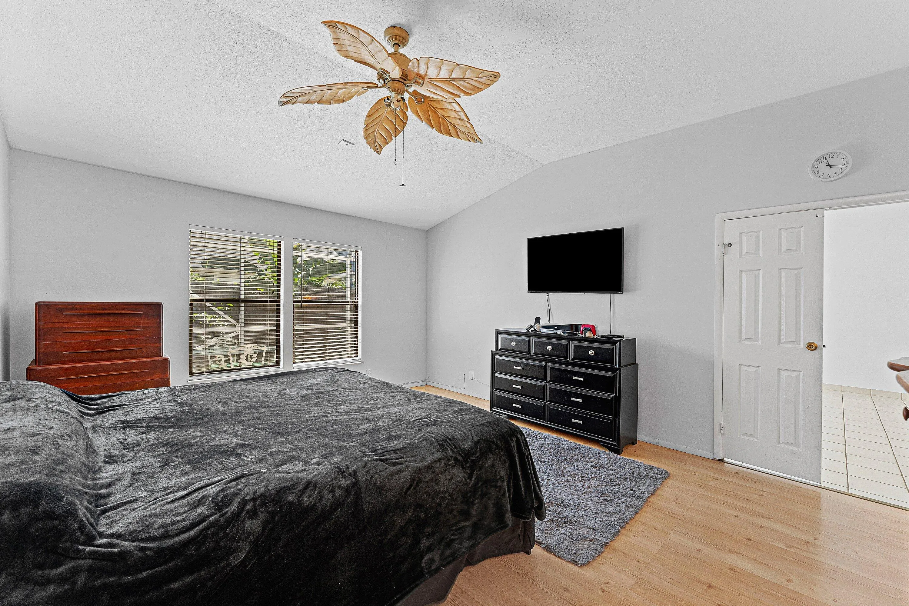 1604 BAYRIDGE Place