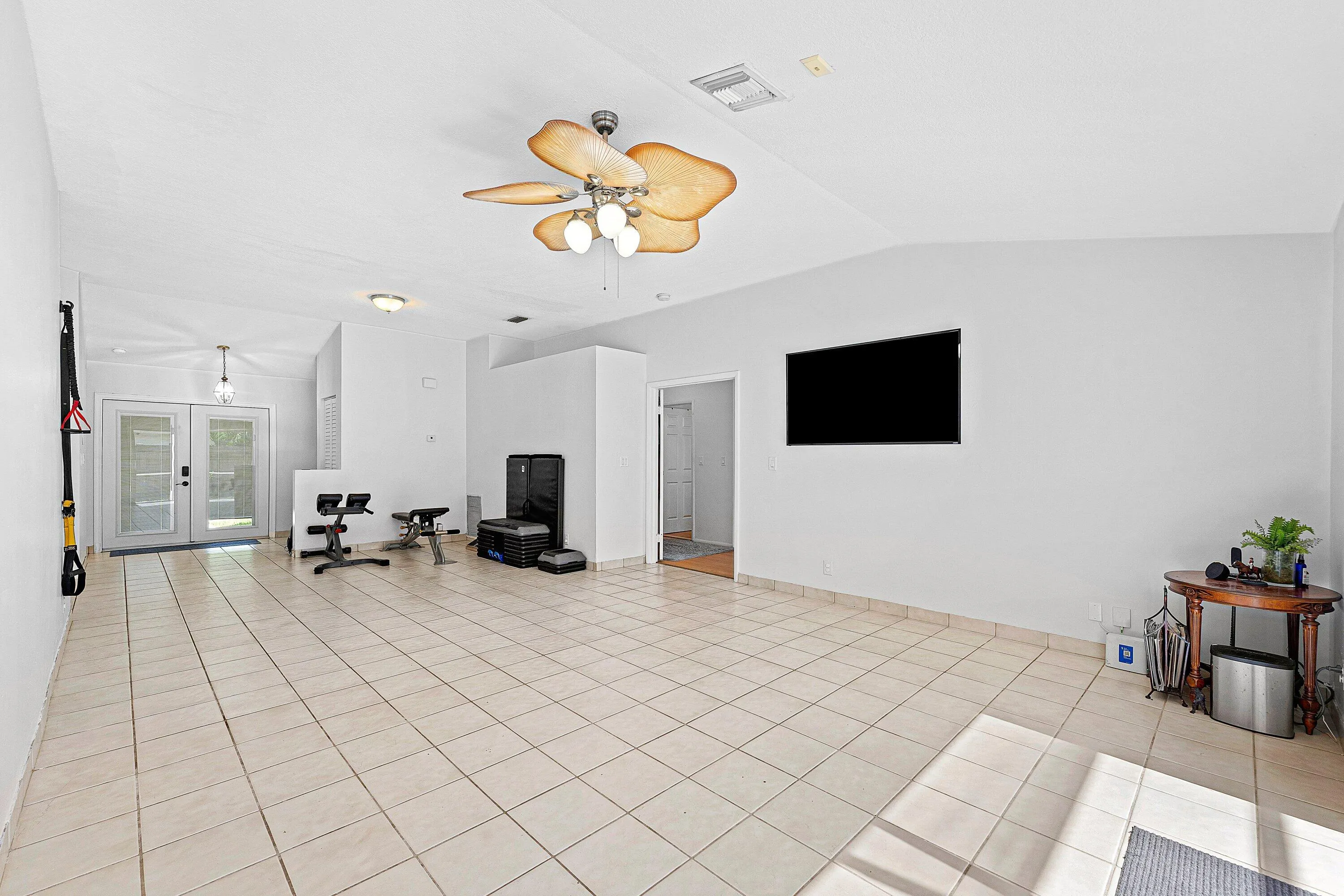 1604 BAYRIDGE Place
