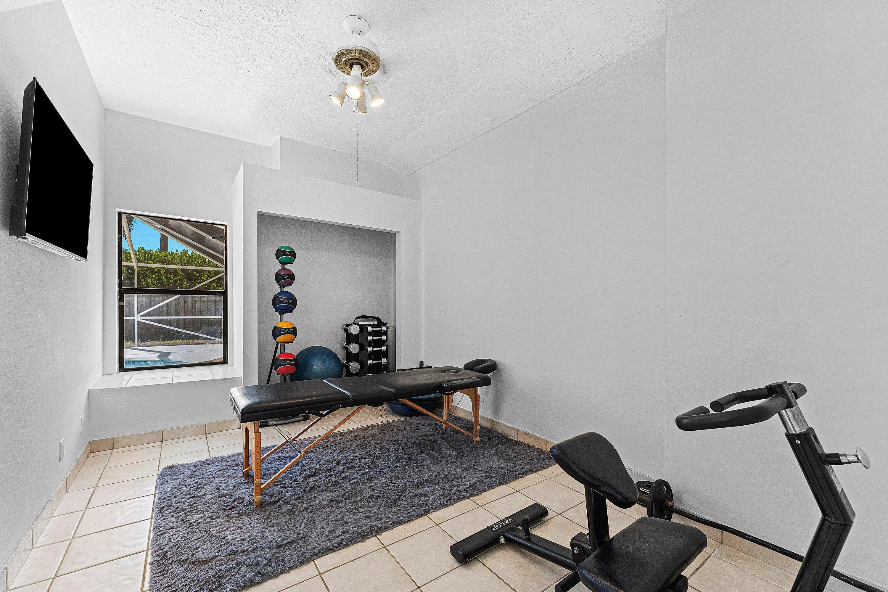 1604 BAYRIDGE Place