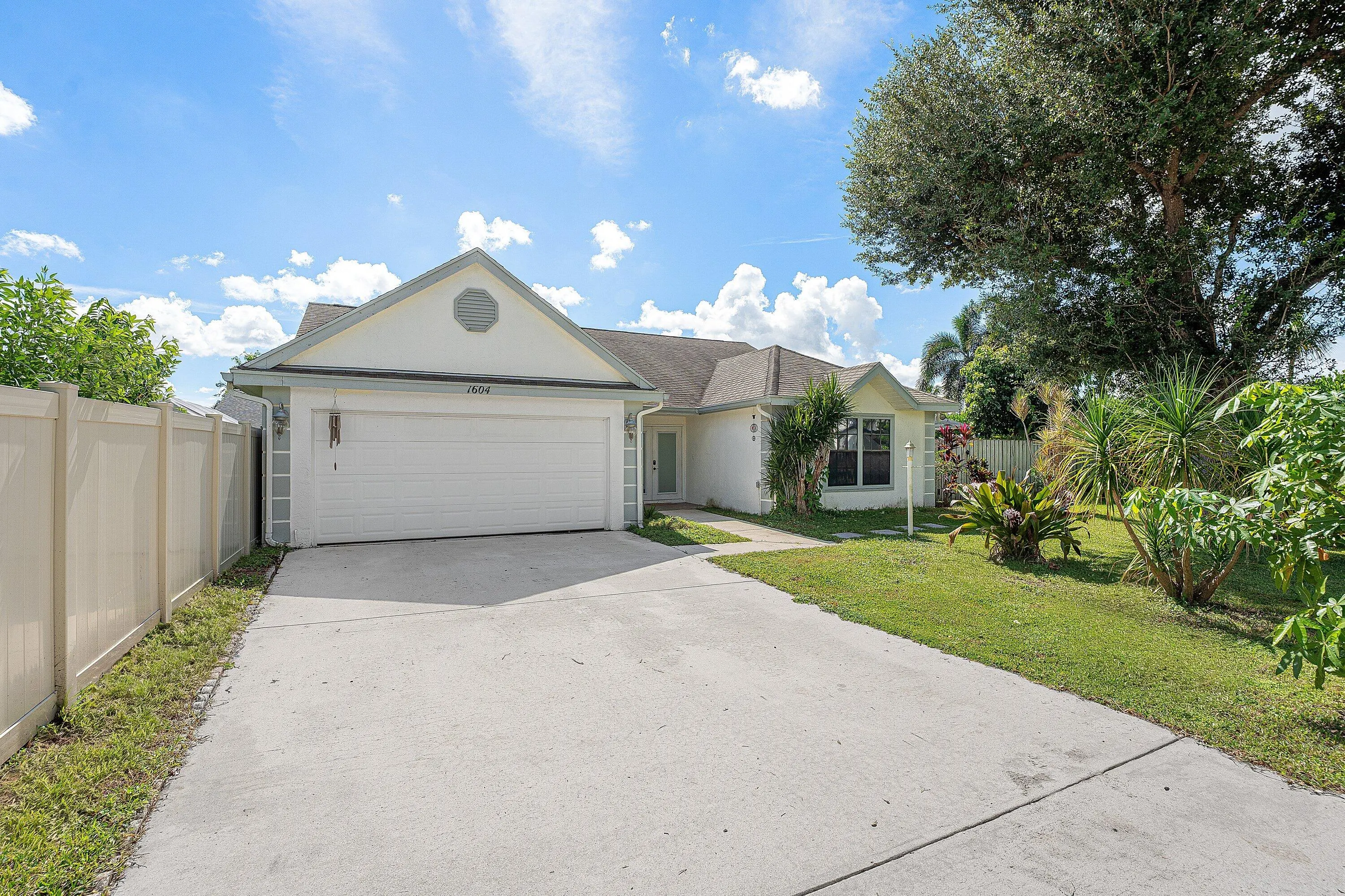1604 BAYRIDGE Place