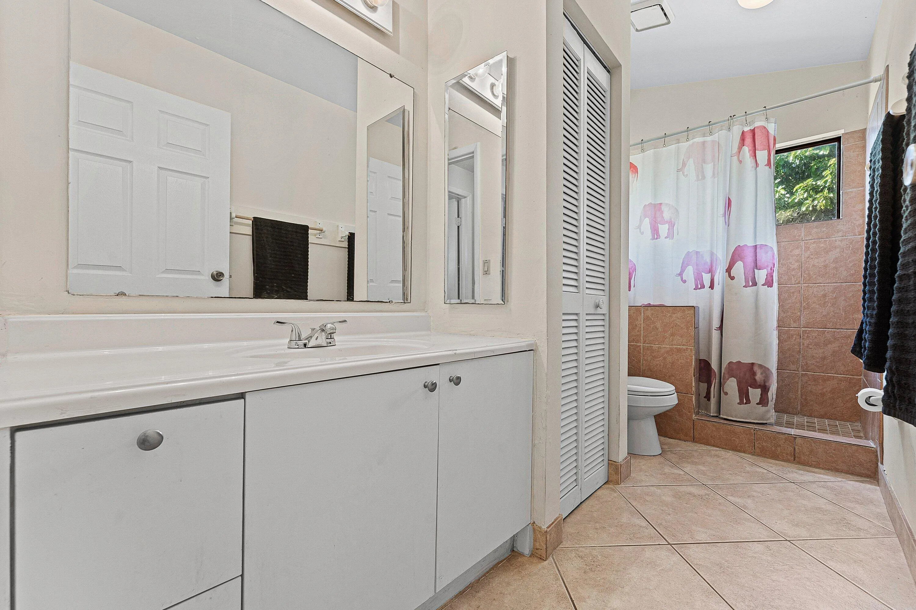 1604 BAYRIDGE Place