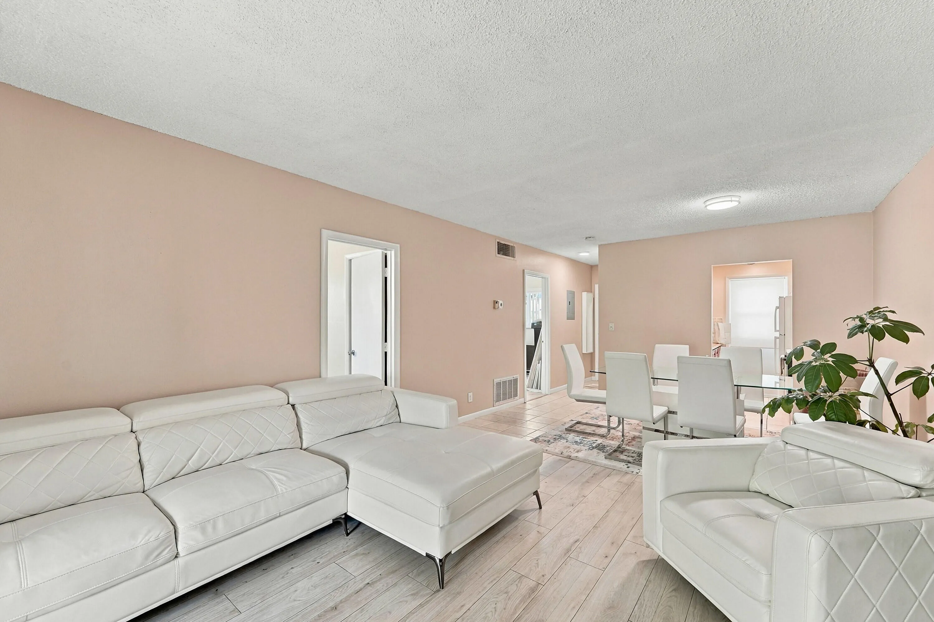 1117 LAKE Terrace #112
