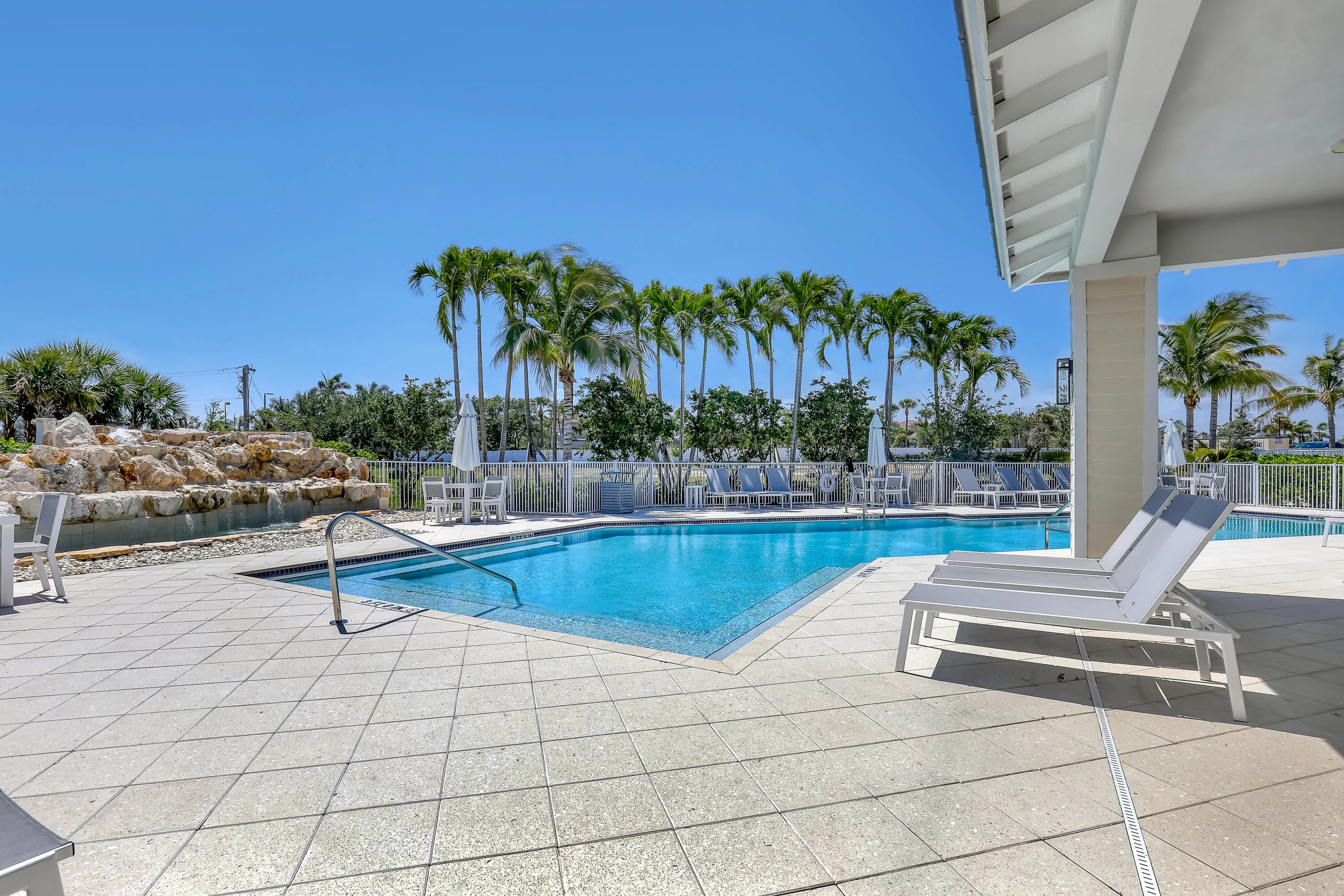 107 ROYAL PALM Circle #107