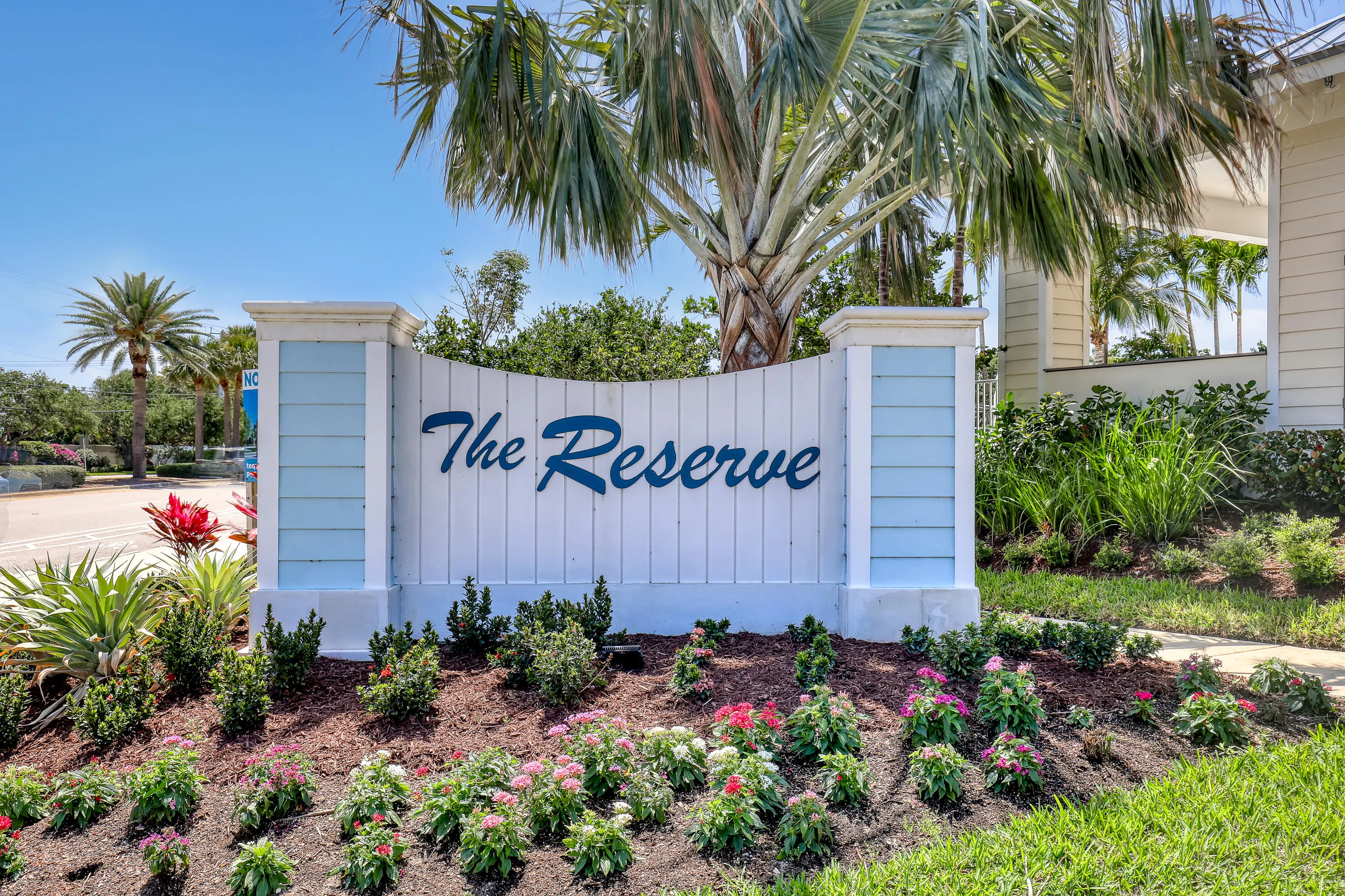 107 ROYAL PALM Circle #107
