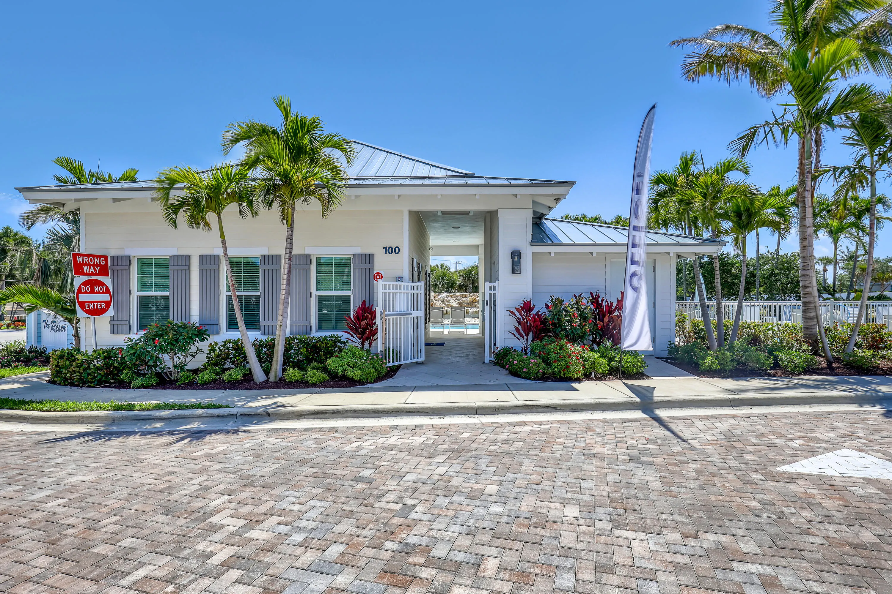 107 ROYAL PALM Circle #107