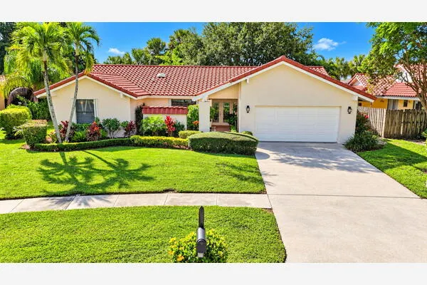 22233 LARKSPUR Trail