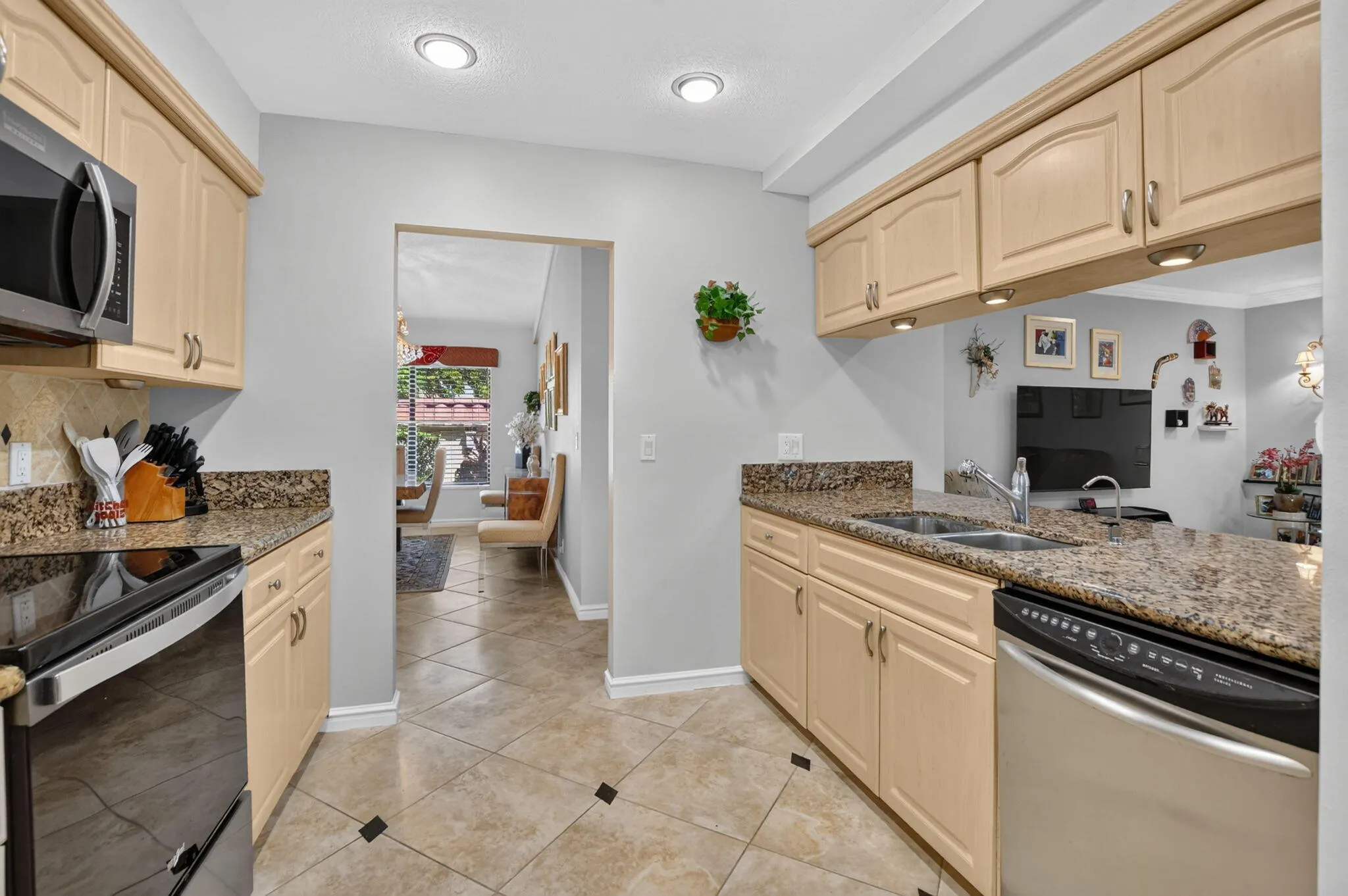 22233 LARKSPUR Trail