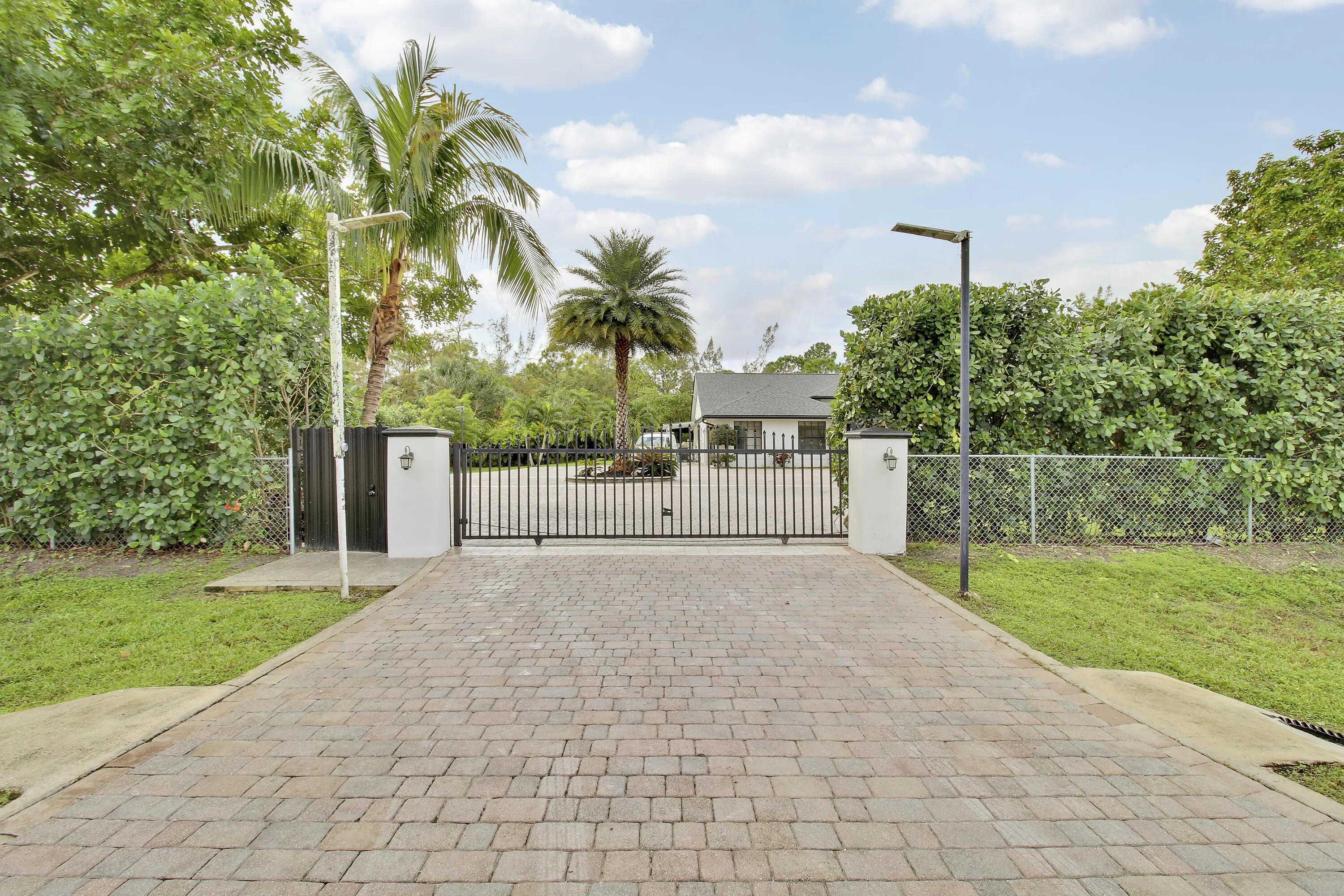 17998 43rd Road N