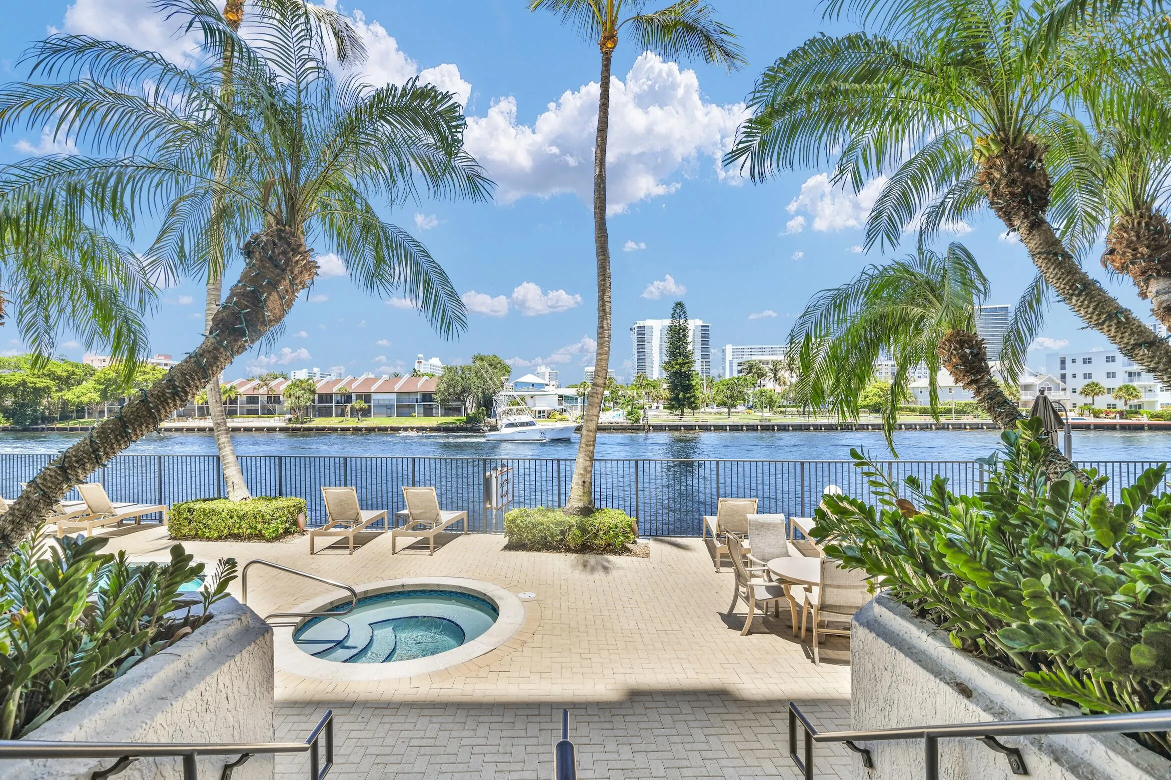 2880 NE 14TH ST Causeway #213