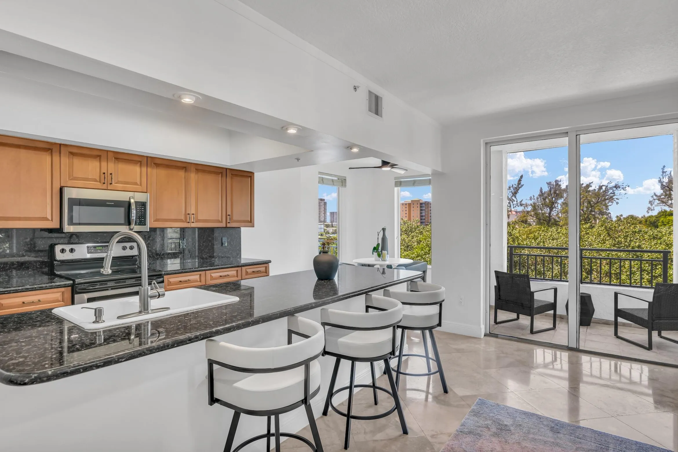 2880 NE 14TH ST Causeway #213