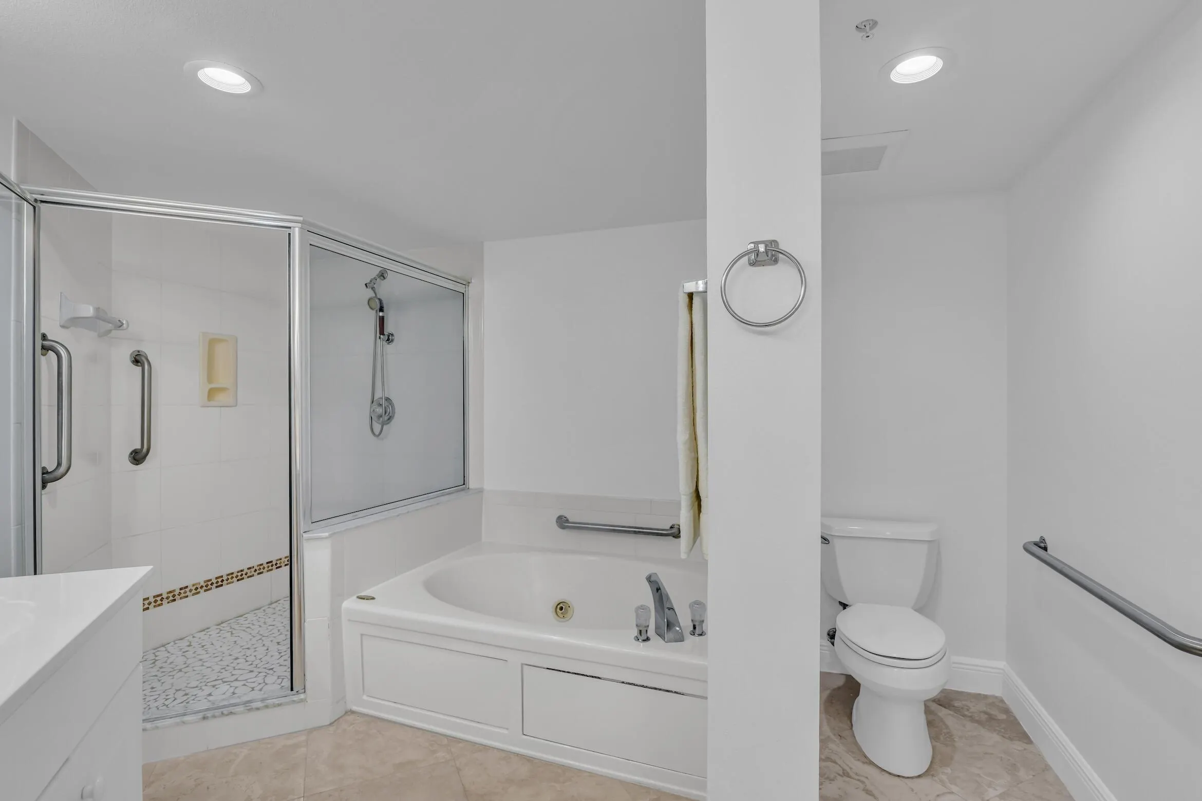2880 NE 14TH ST Causeway #213