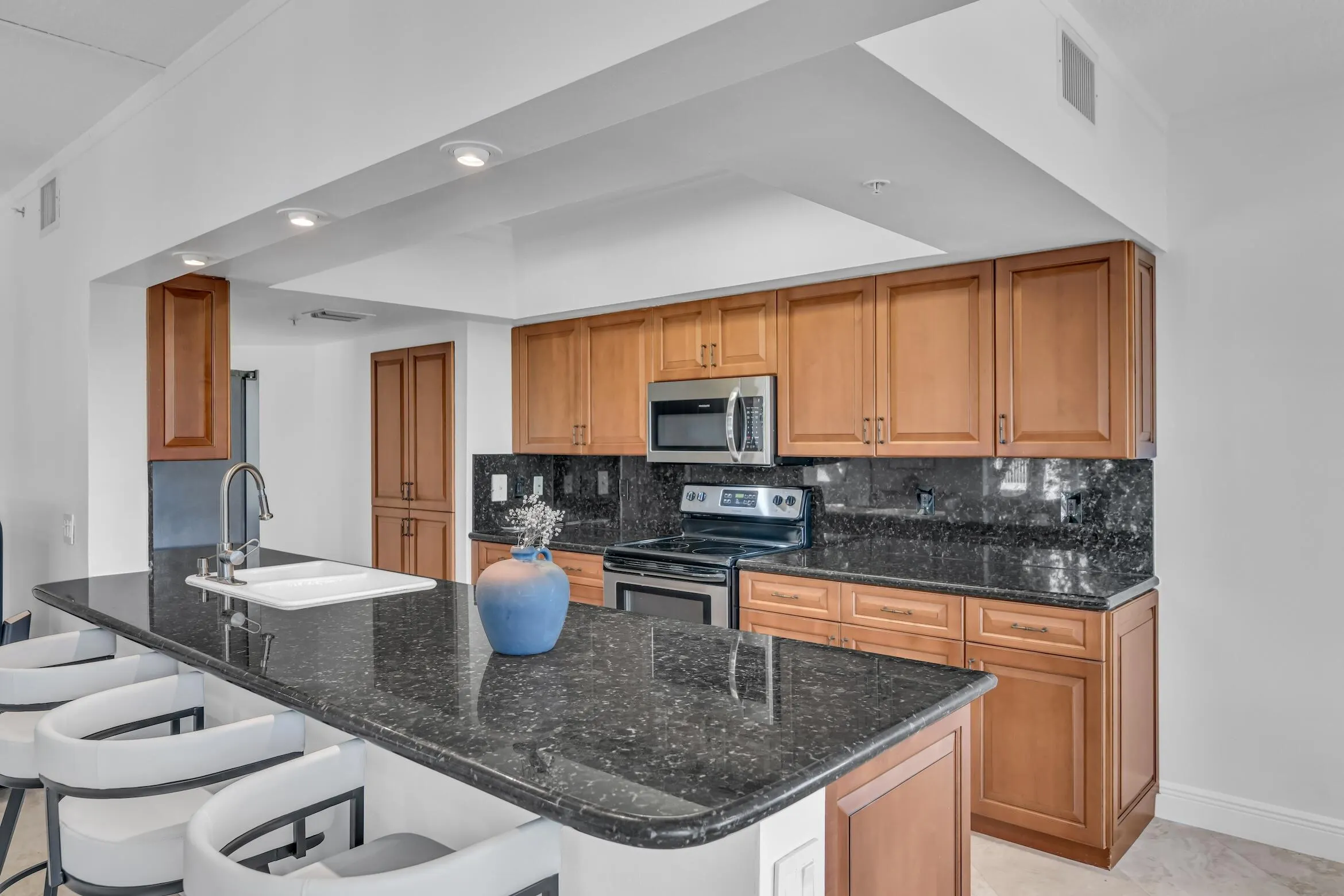 2880 NE 14TH ST Causeway #213