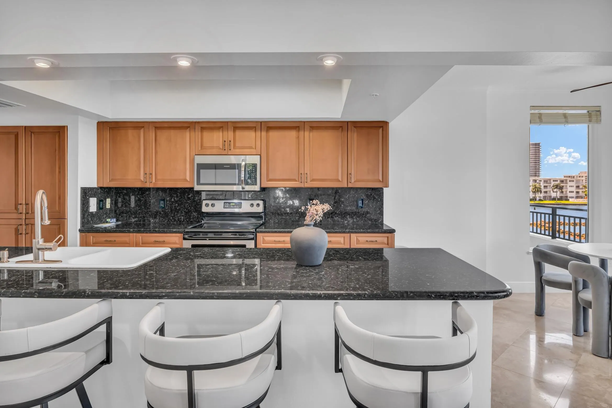 2880 NE 14TH ST Causeway #213