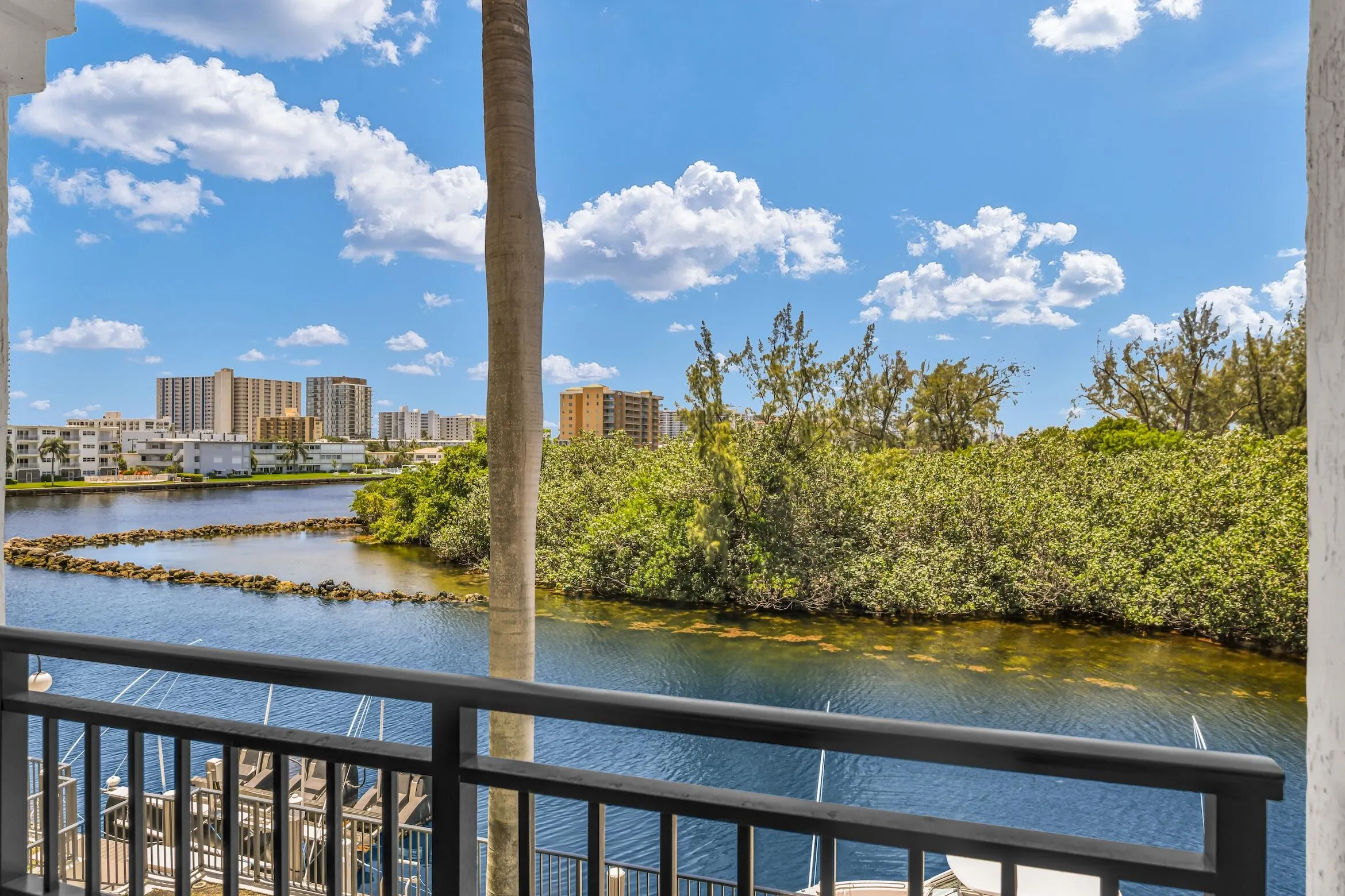 2880 NE 14TH ST Causeway #213