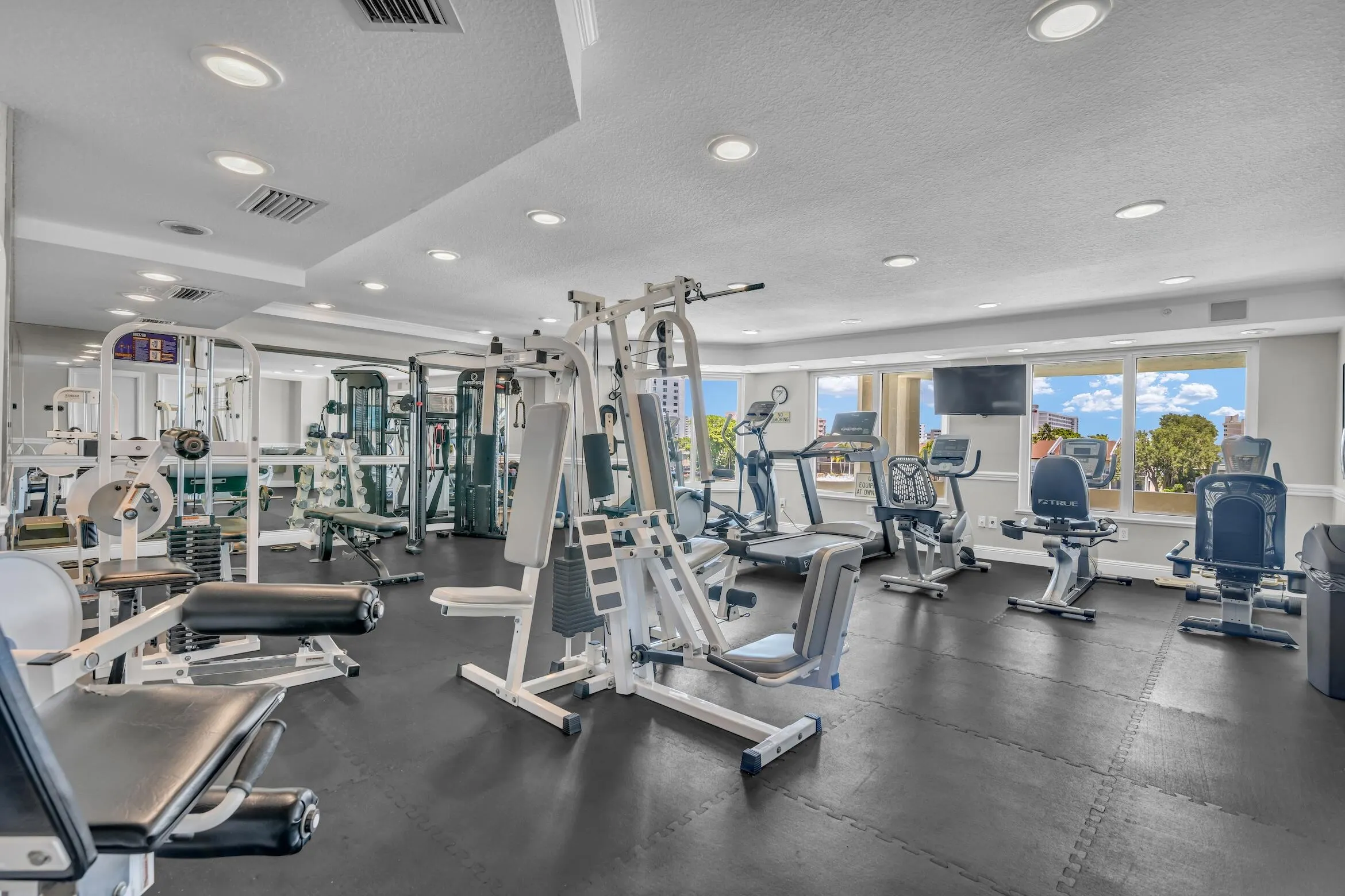2880 NE 14TH ST Causeway #213