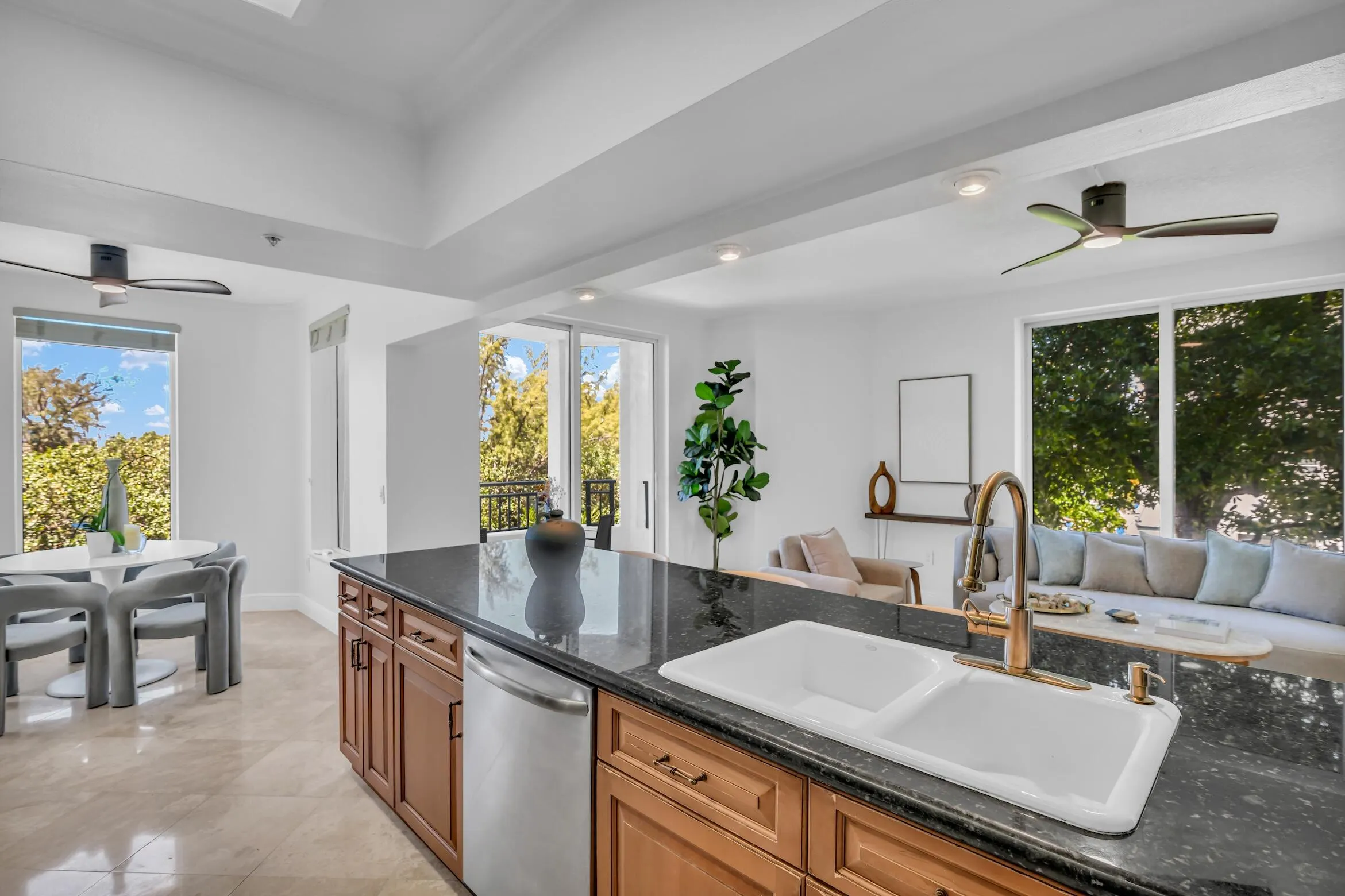 2880 NE 14TH ST Causeway #213