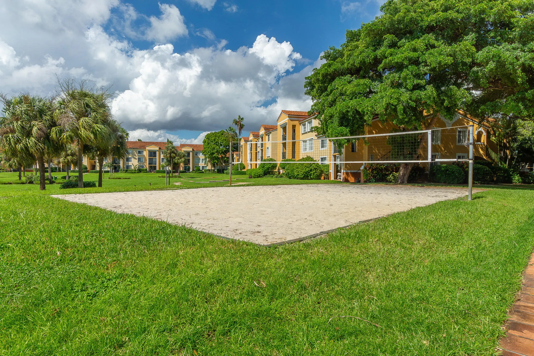 145 YACHT CLUB Way #109