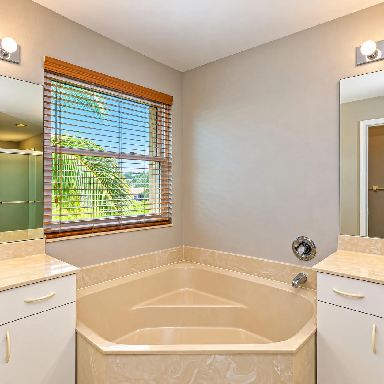 5018 Nautica Lake Circle