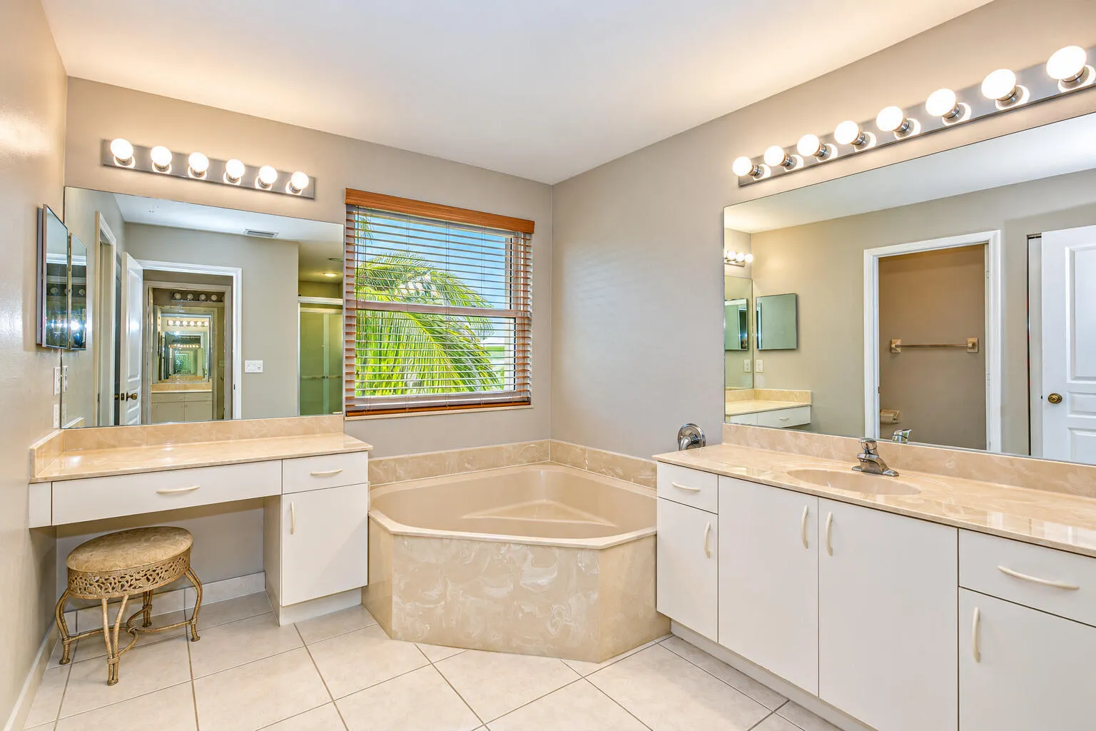 5018 Nautica Lake Circle