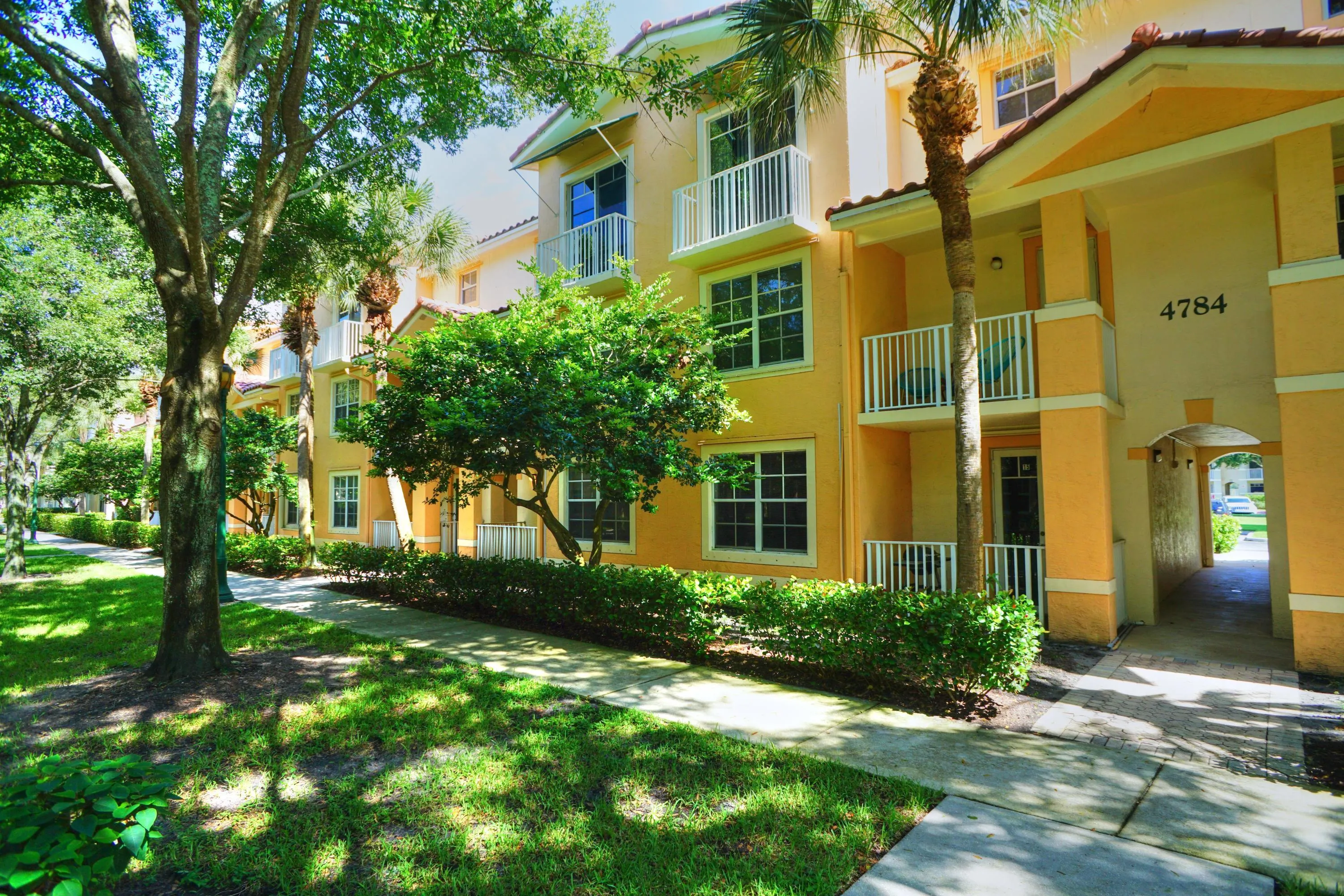 4784 Central Boulevard #15