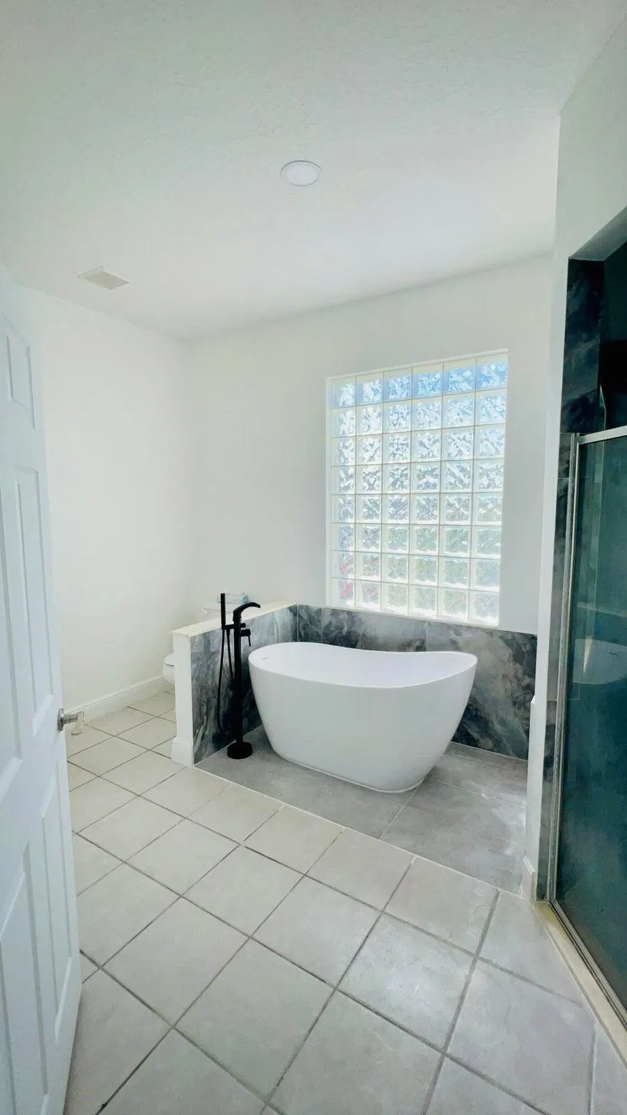 1196 Hatteras Circle