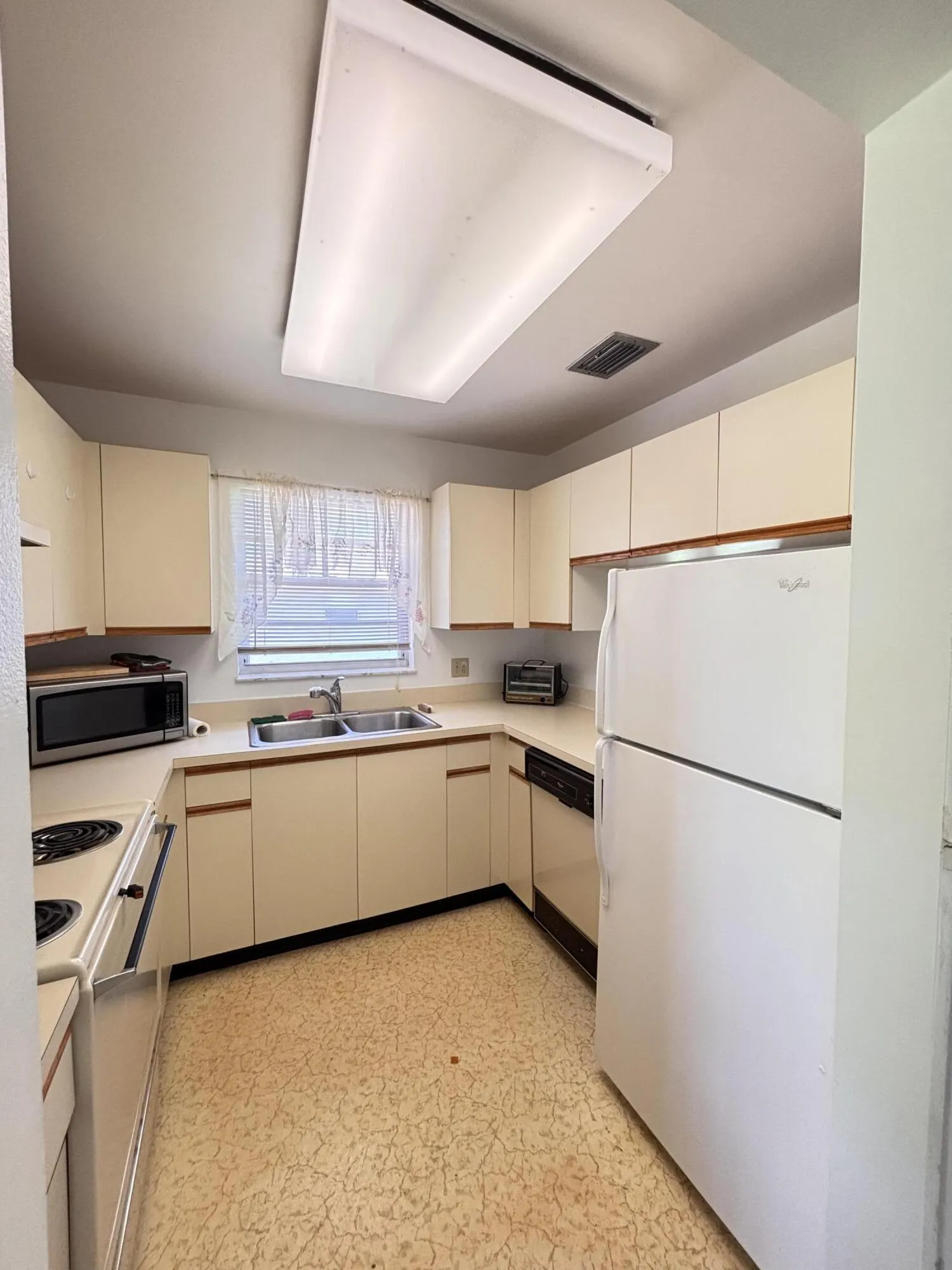 12 Lake Vista Trail #202
