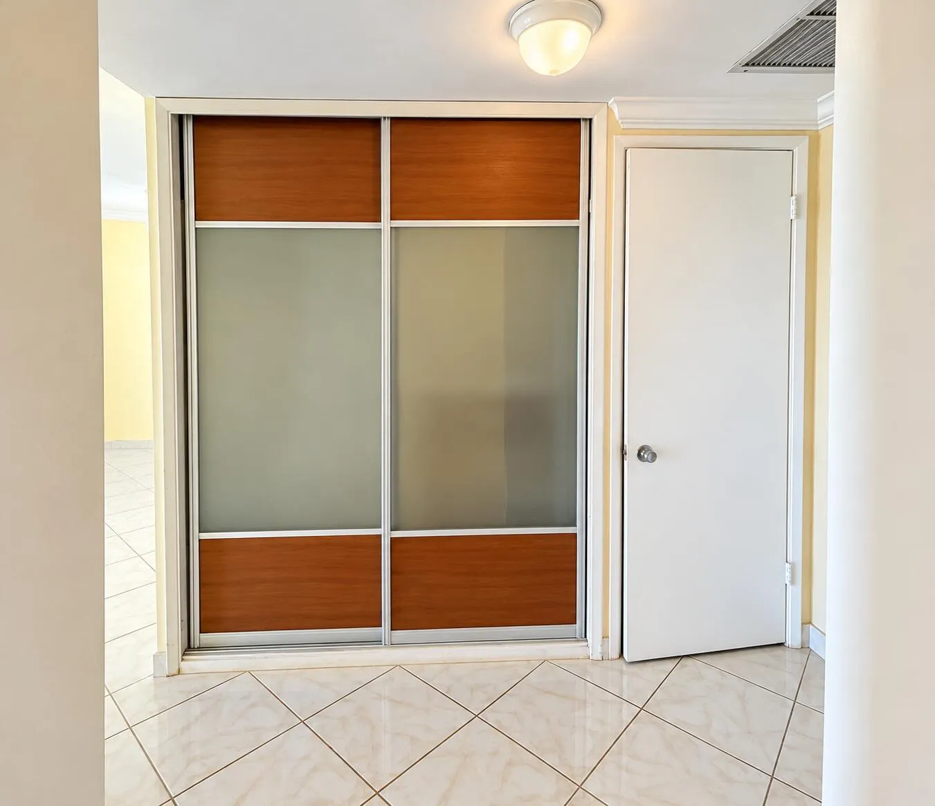 3700 GALT OCEAN Drive #712